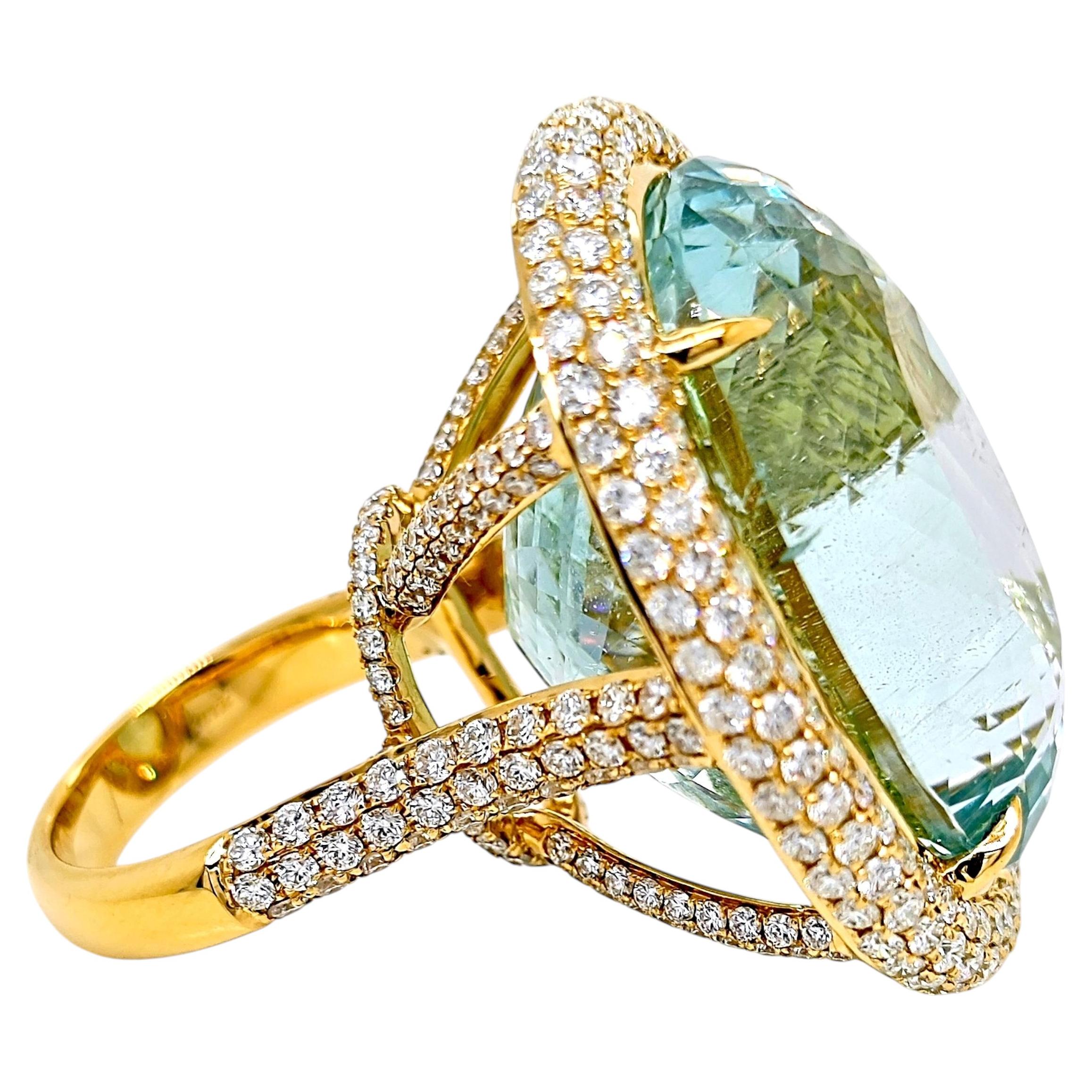 Anello in oro giallo con diamante rotondo certificato GU da 75,87 carati di acquamarina