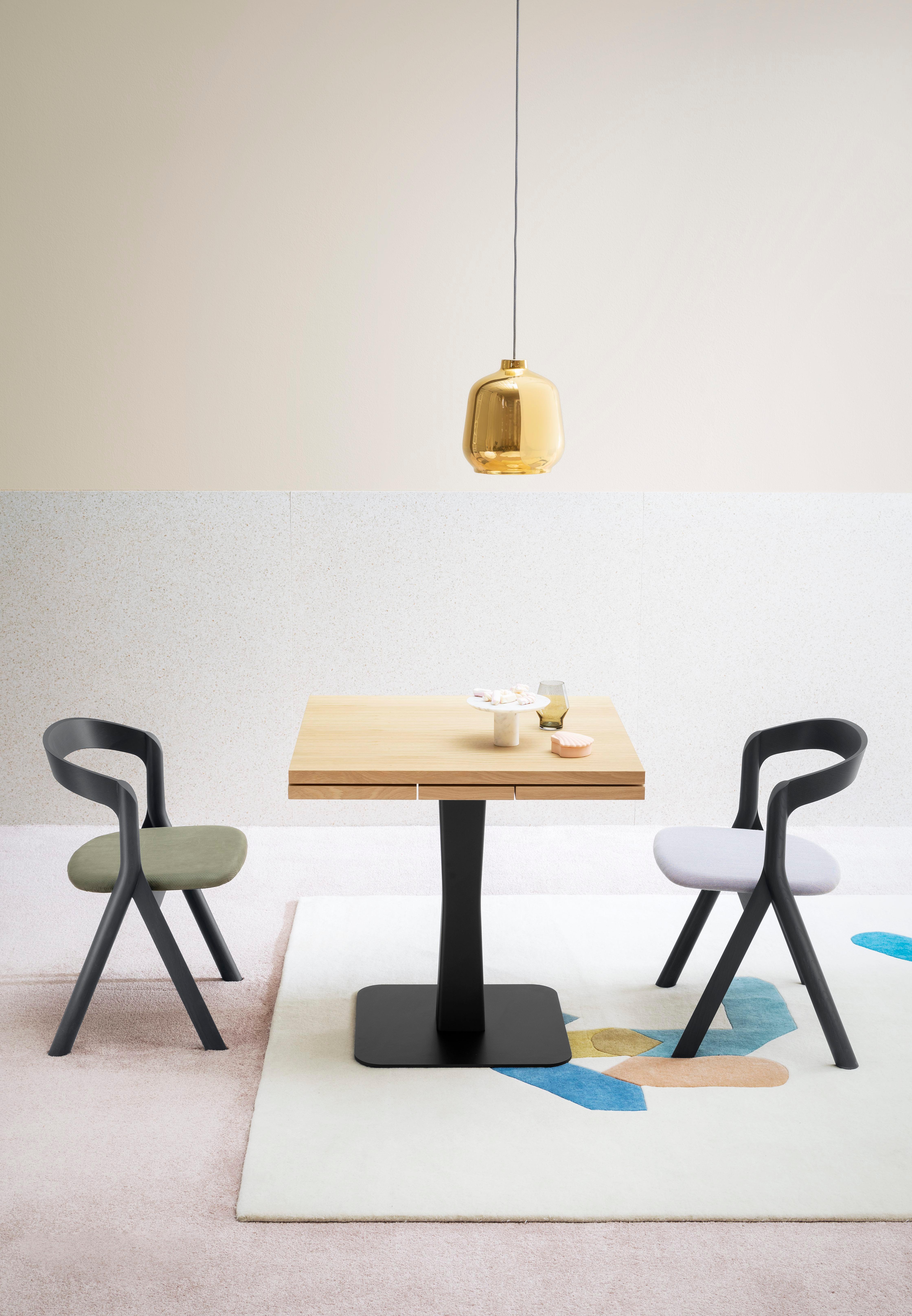 Moderne Grande table Fenix noire à rallonge extensible avec cadre en chêne de Paolo Gualtiero  en vente