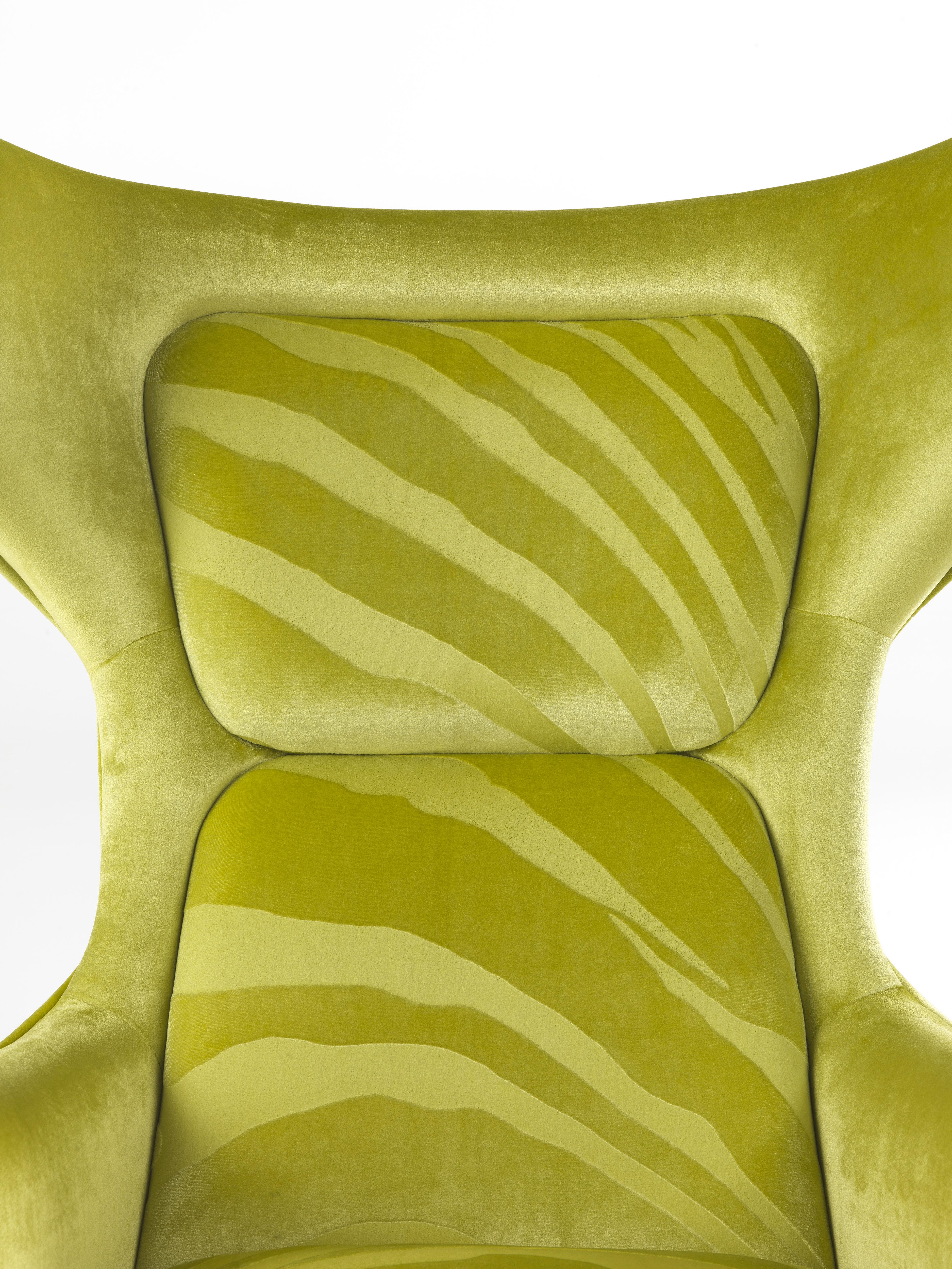 21st Century Guam Armchair in Fabric by Roberto Cavalli Home Interiors In New Condition In Cantù, Lombardia