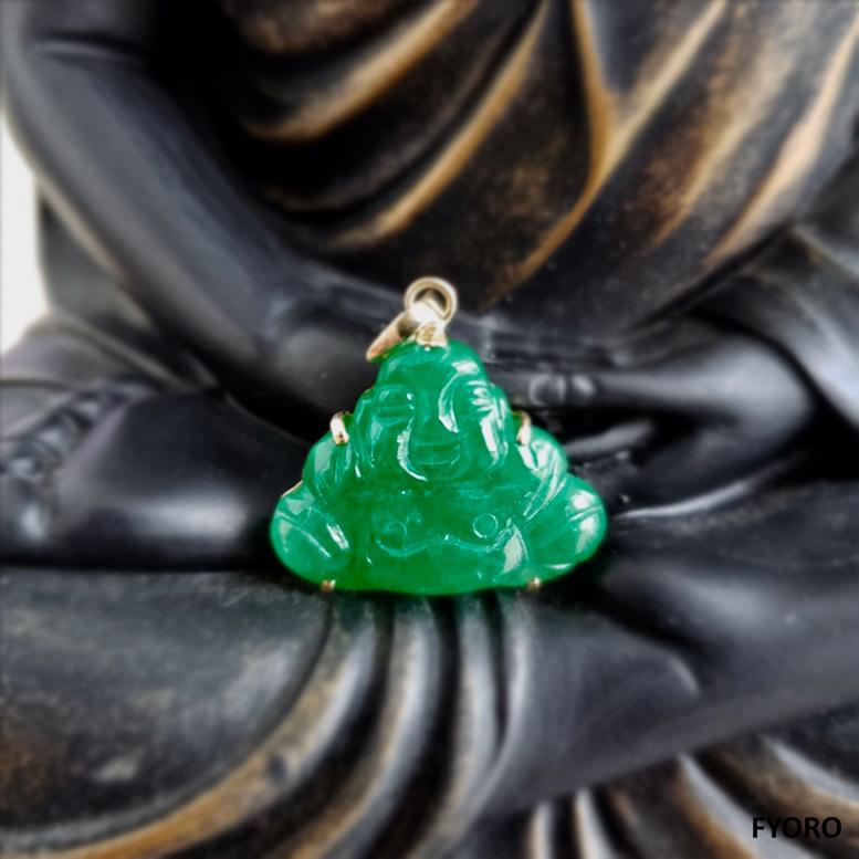 Guangdong Green Jade Buddha Pendant with Solid 18K Yellow Gold For Sale 6