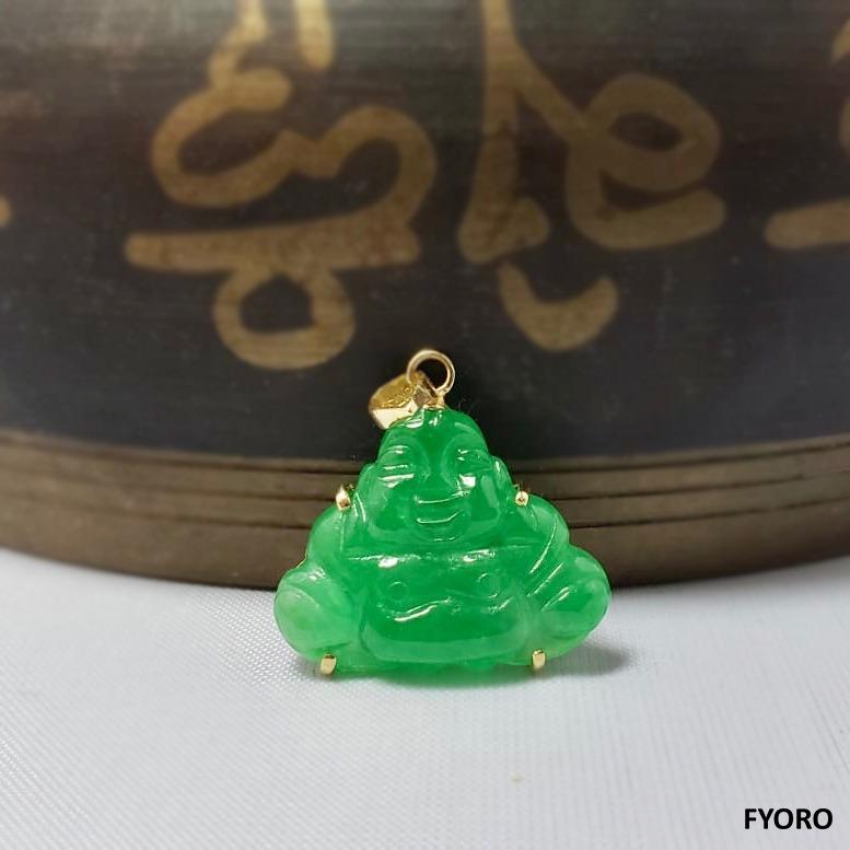 Guangdong Green Jade Buddha Pendant with Solid 18K Yellow Gold For Sale 8