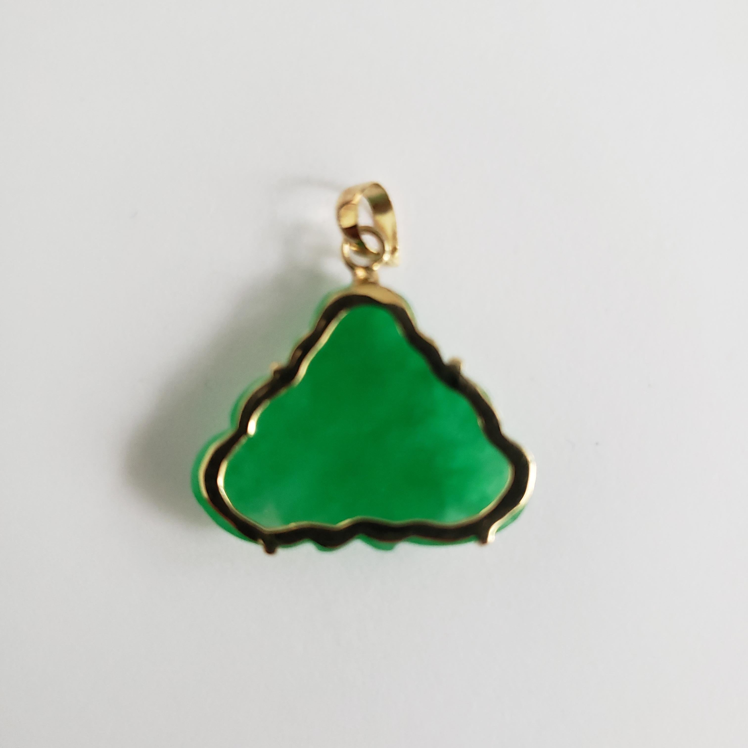 Guangdong Green Jade Buddha Pendant with Solid 18K Yellow Gold For Sale 12