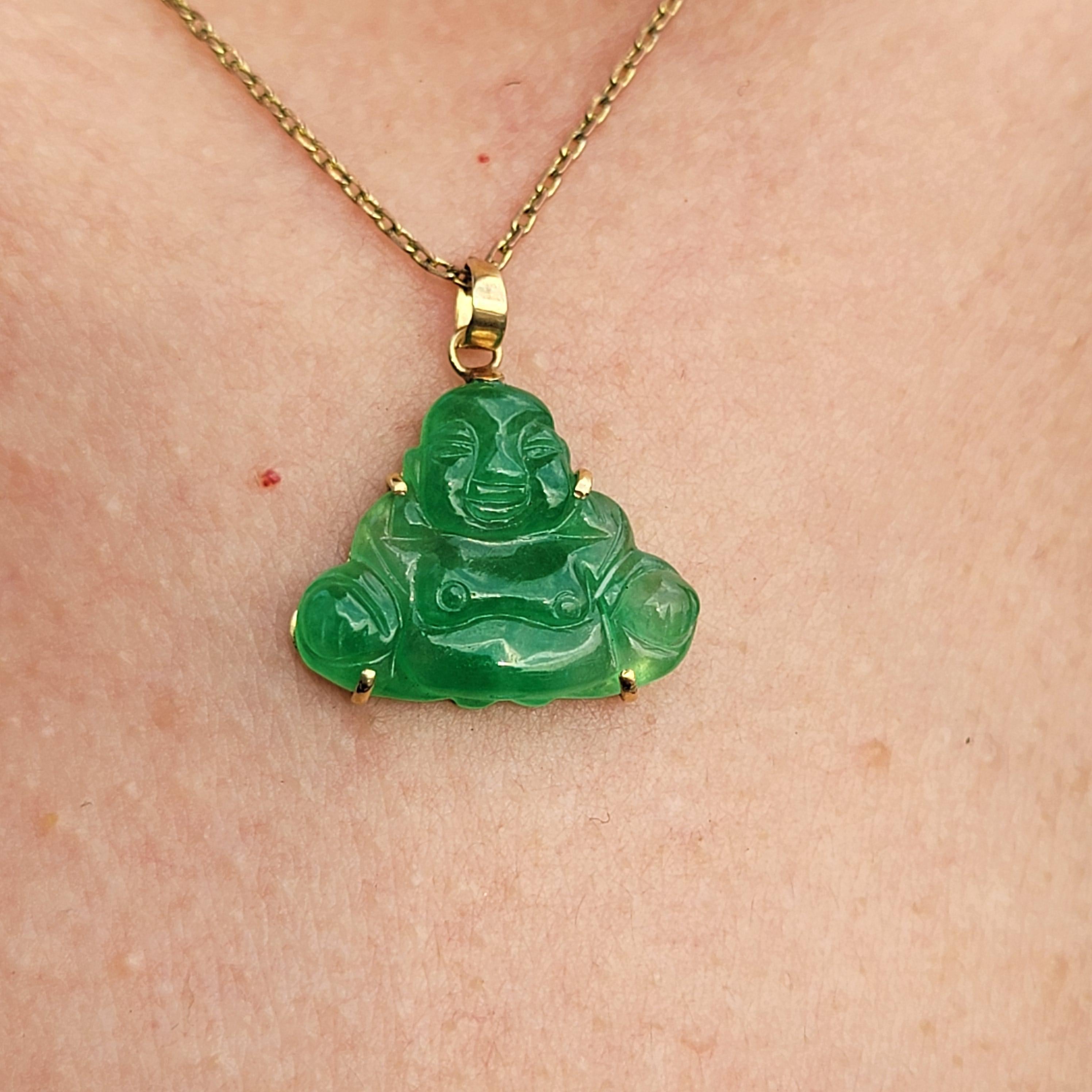 Women's or Men's Guangdong Green Jade Buddha Pendant with Solid 18K Yellow Gold For Sale