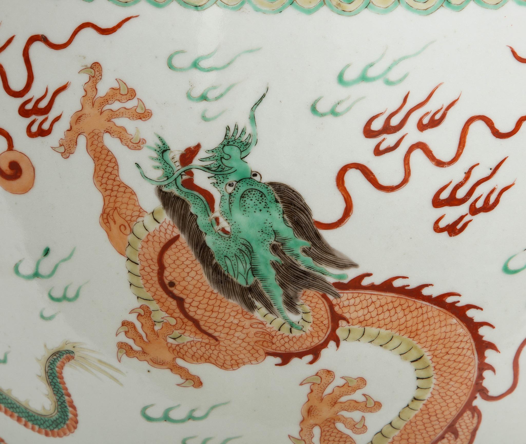 Guangxu Famille Rose Wucai Jardinière mit fünfkralligen Drachen im Angebot 6