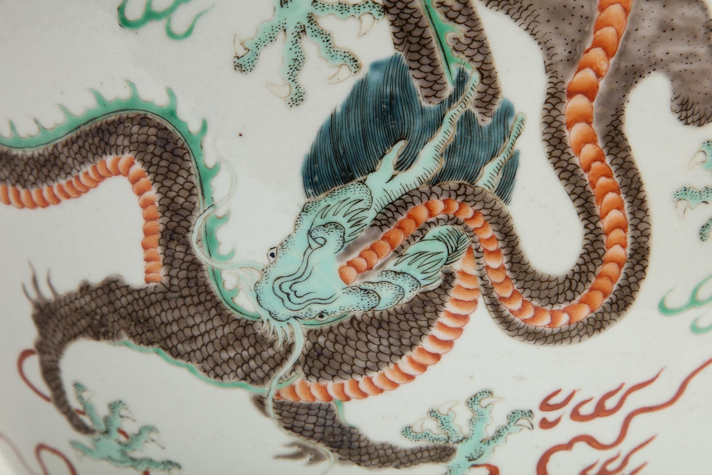 Guangxu Famille Rose Wucai Jardinière mit fünfkralligen Drachen im Angebot 10