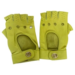 Gucci yellow leather gloves with GG logo, new current collection