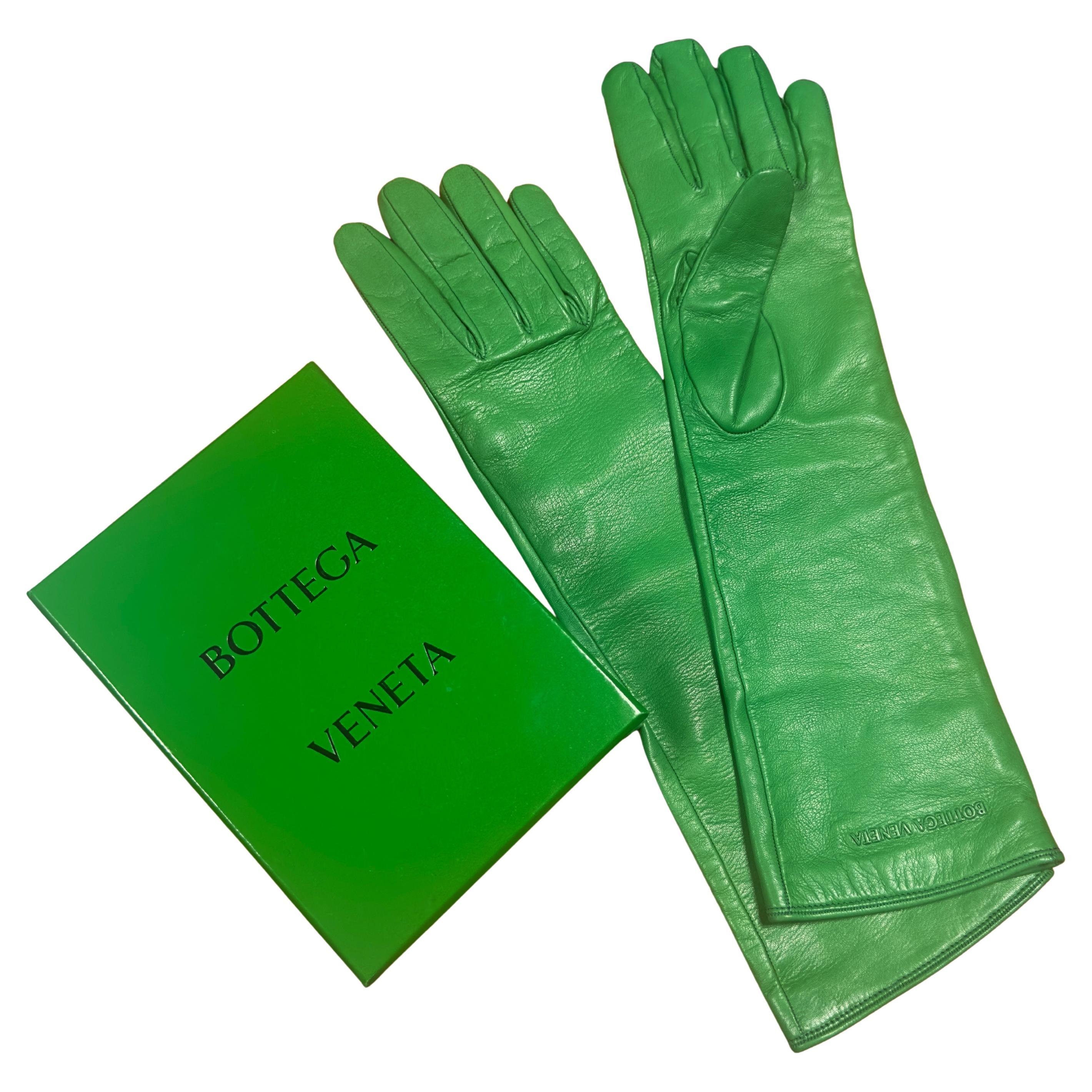 Bottega Veneta gants longs en cuir vert avec boîte d
origine - Taille 7½ en vente