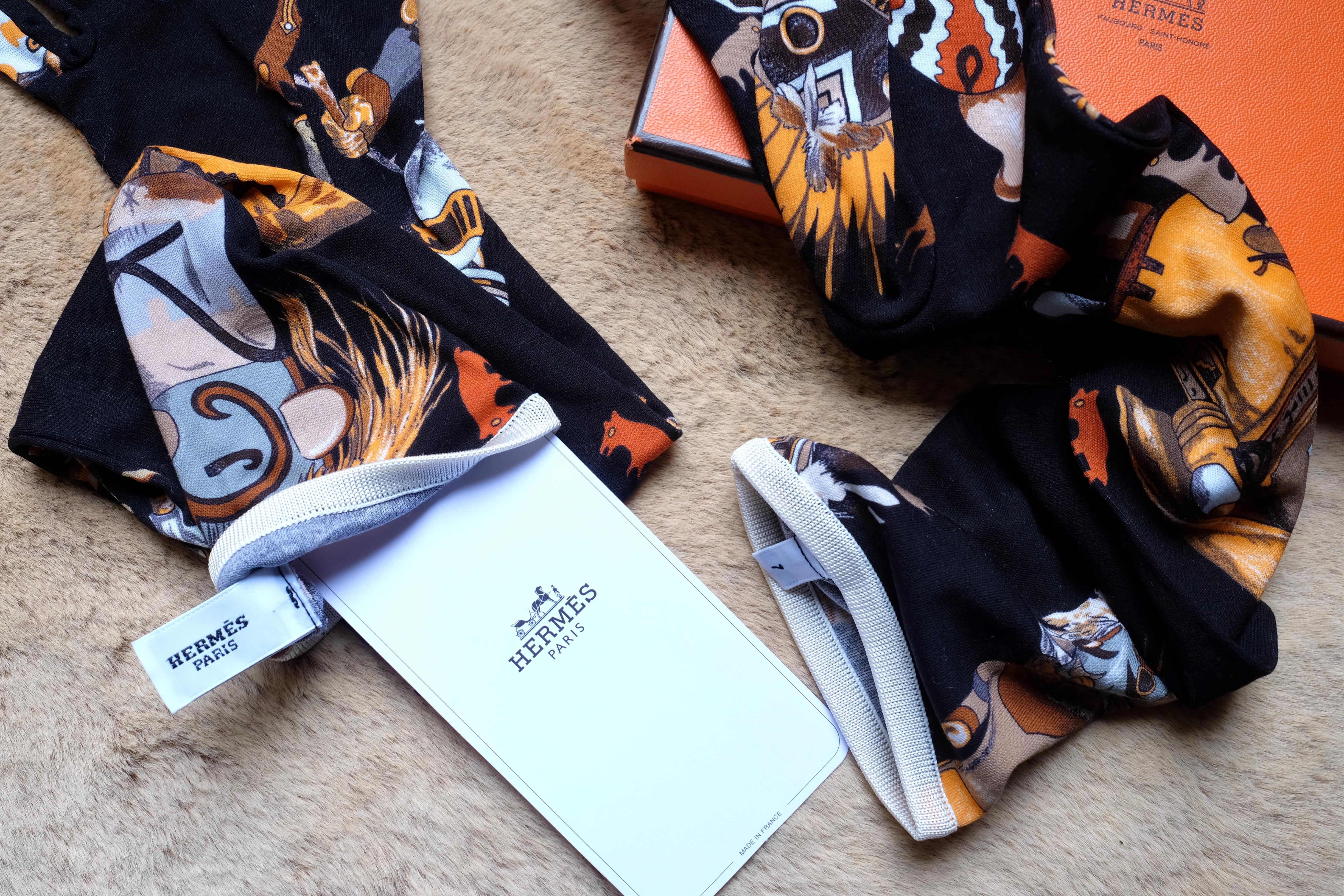 Women's HERMÈS silk gloves For Sale