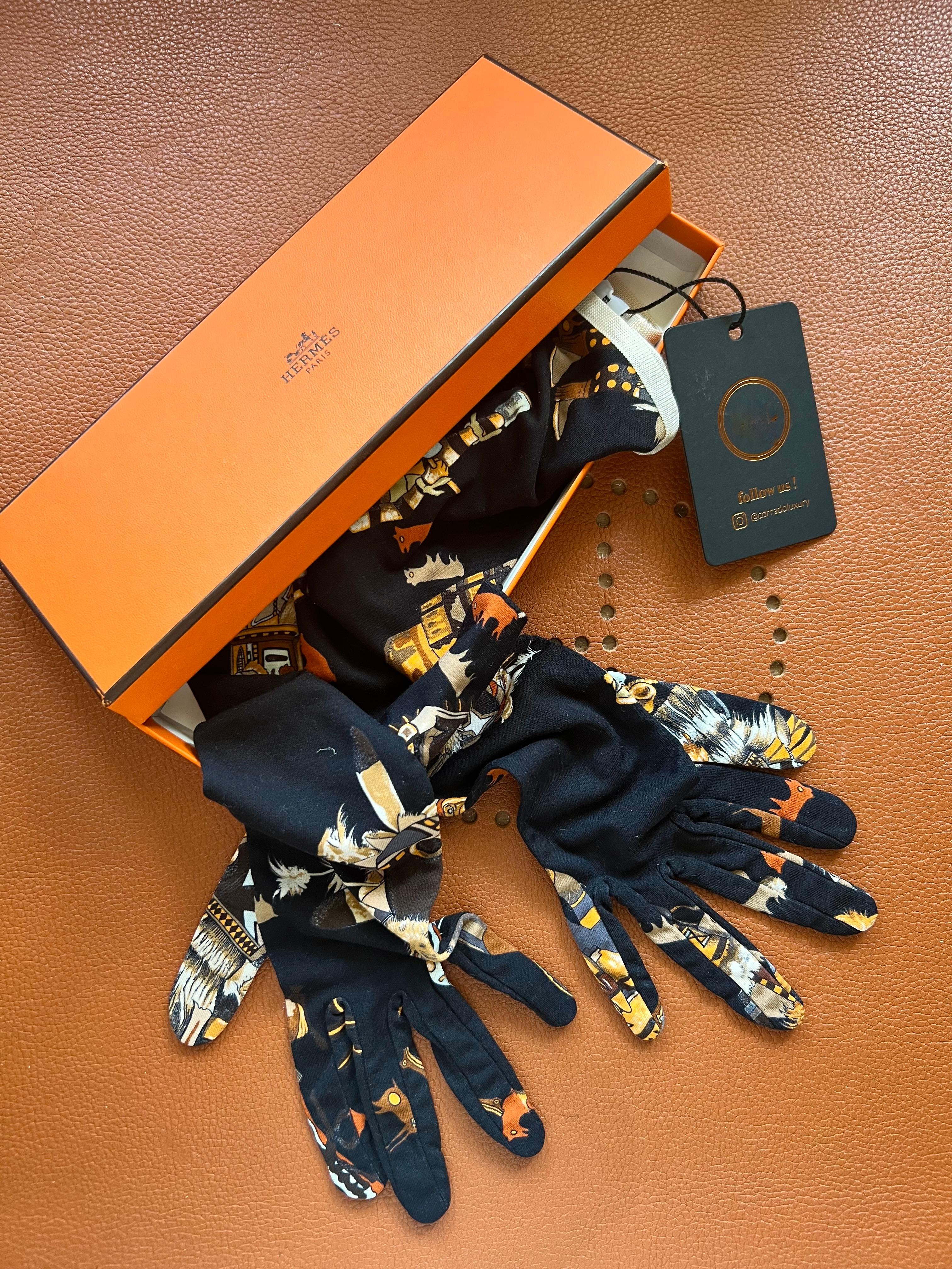 HERMÈS silk gloves For Sale 1