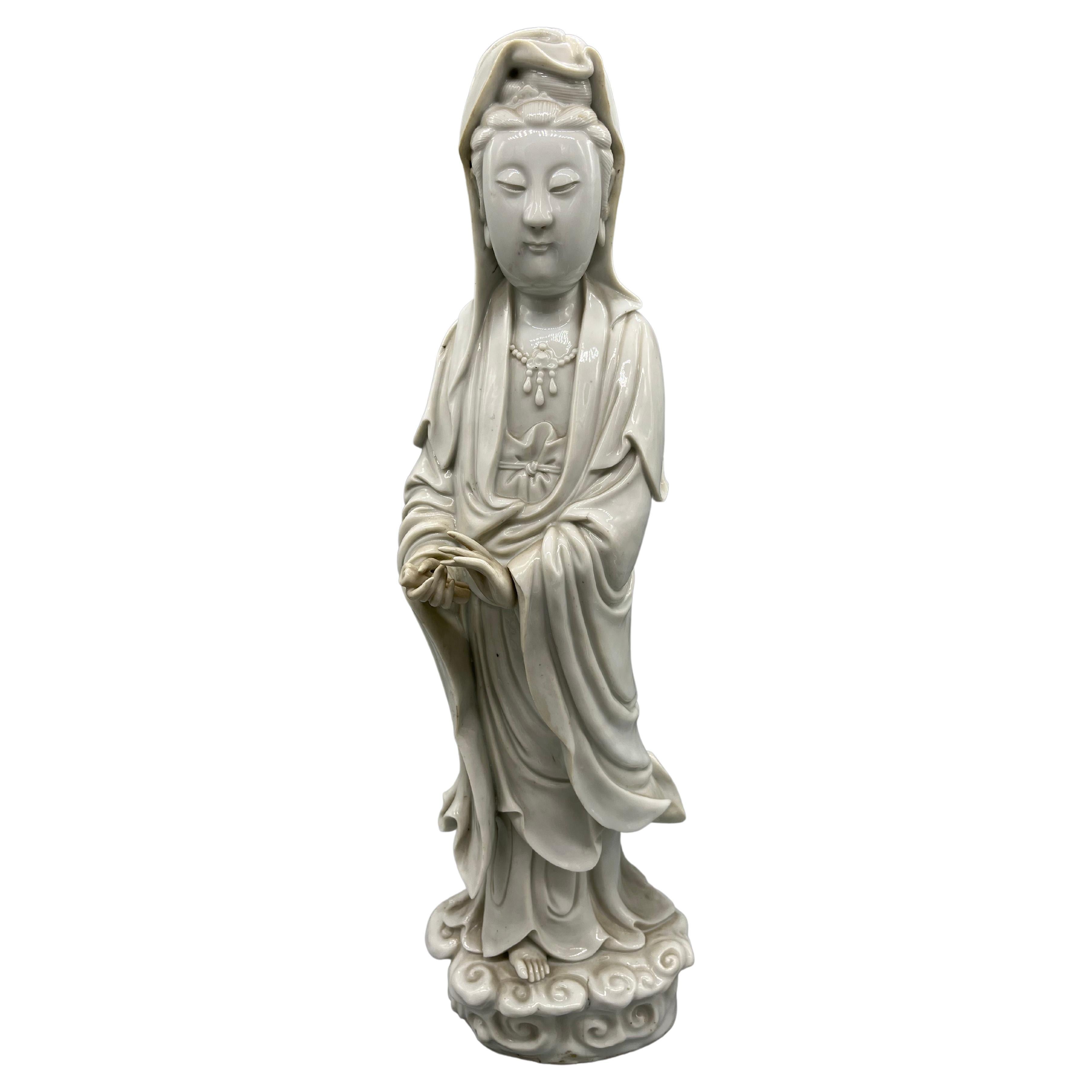 Guanyin « Goddess of Mercy » de Blanc de Chine en vente