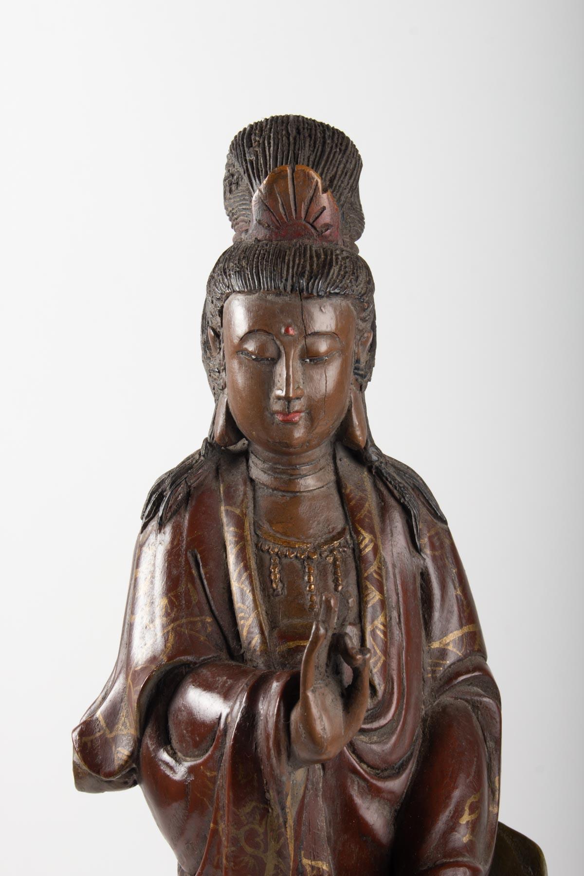Guanyin in carved wood and polichrome, China, early 20th century, Asian art
Measures: H 56cm, W 16cm, W 15cm.