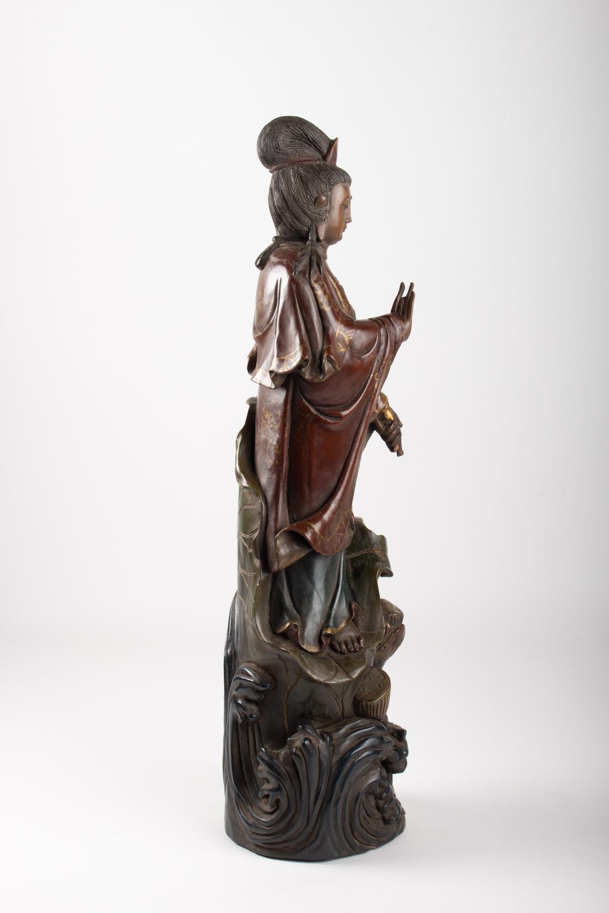 Guanyin in Carved Wood and Polichrome, China, Early 20th Century, Asian Art For Sale 2