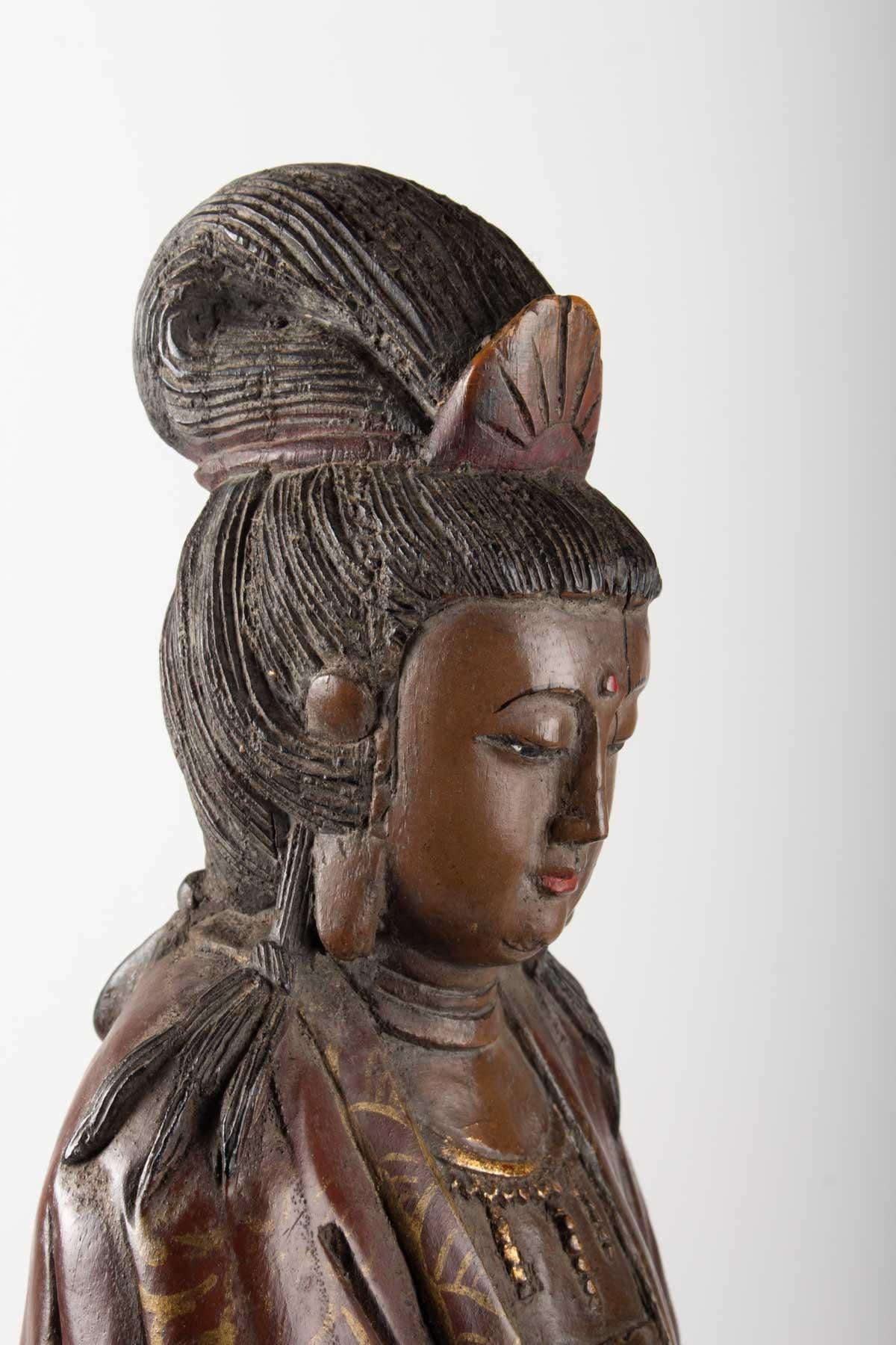 Guanyin in Carved Wood and Polichrome, China, Early 20th Century, Asian Art For Sale 3