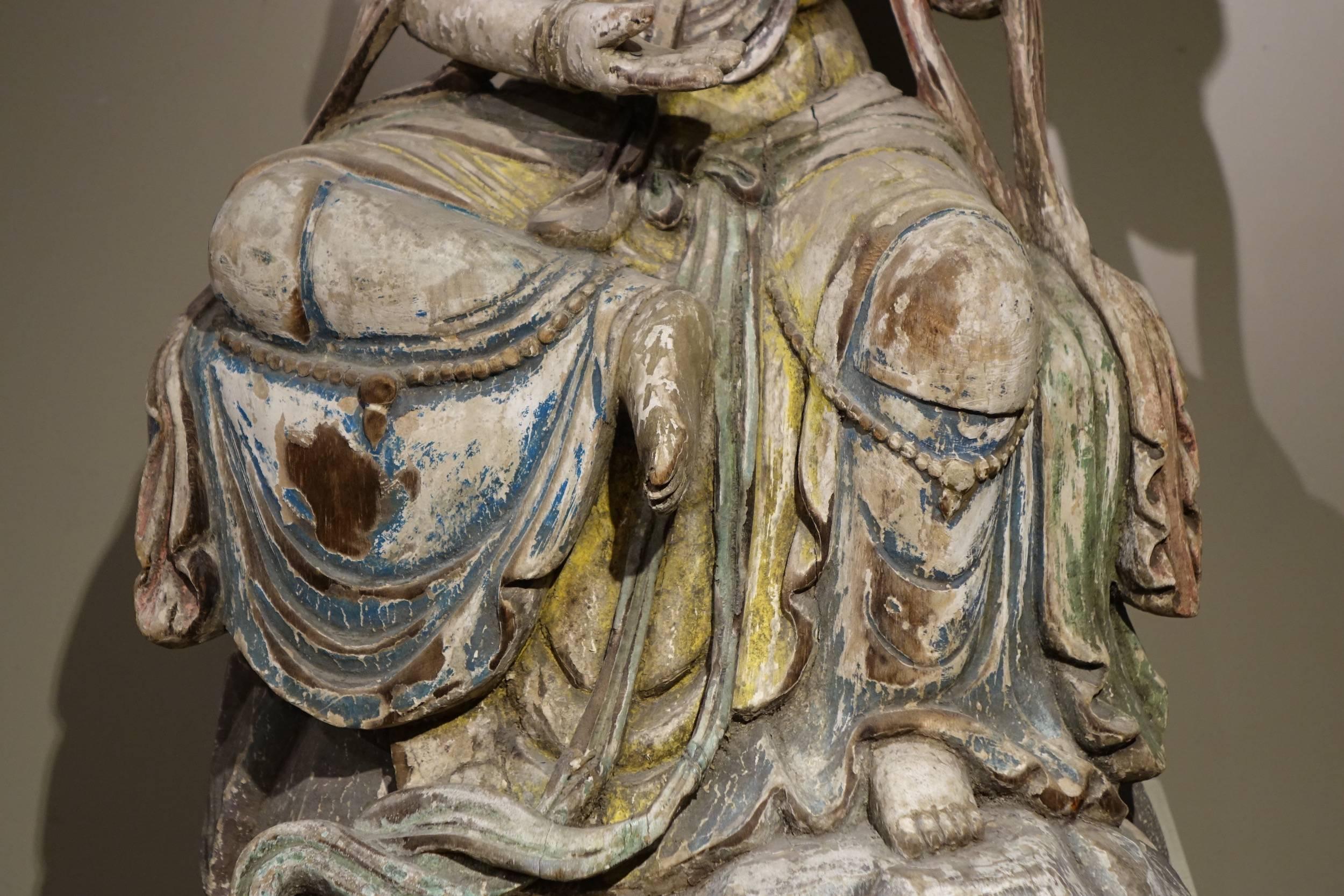 Guanyin, the Chinese Form of the Bodhisattva, Ming Style, China, 19th Century In Fair Condition For Sale In Paris, FR