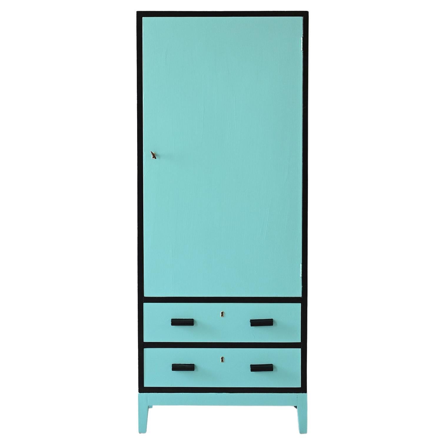 Armoire vintage en bois en vente