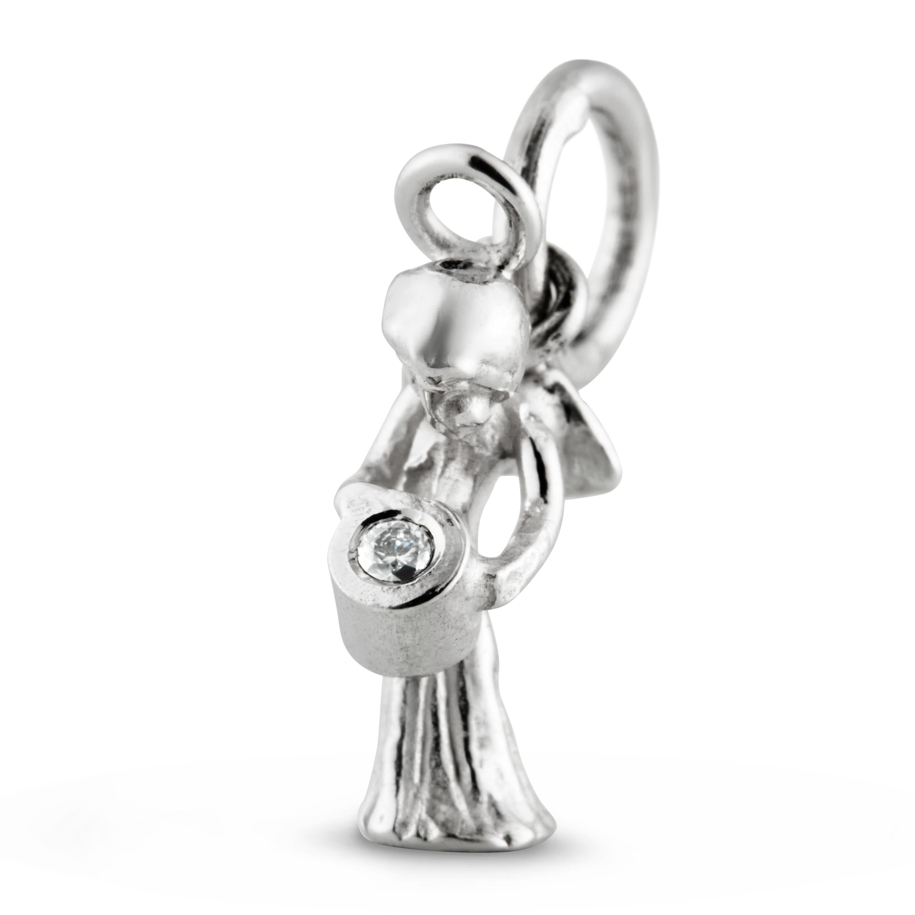 Guardian Angel Pendant With Chain Traceable Diamond 18k White Gold by Rocks For Life
The Guardian Angel is designed as lovetoken for any occasion and for all ages.  
The Angel comes with a 40 cm 18 karat white gold chain.

The Angel holds a