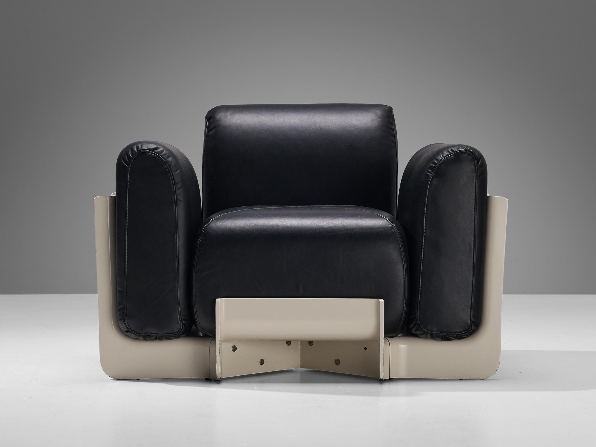 Guarnacci, Padovano & Claudio Vagnoni Silla de salón 'Duna' con otomana Posmoderno en venta