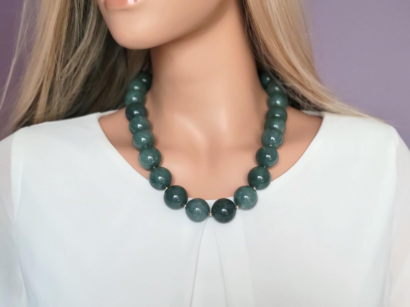Women's Guatemalan Blue Jade Gold Necklace For Sale