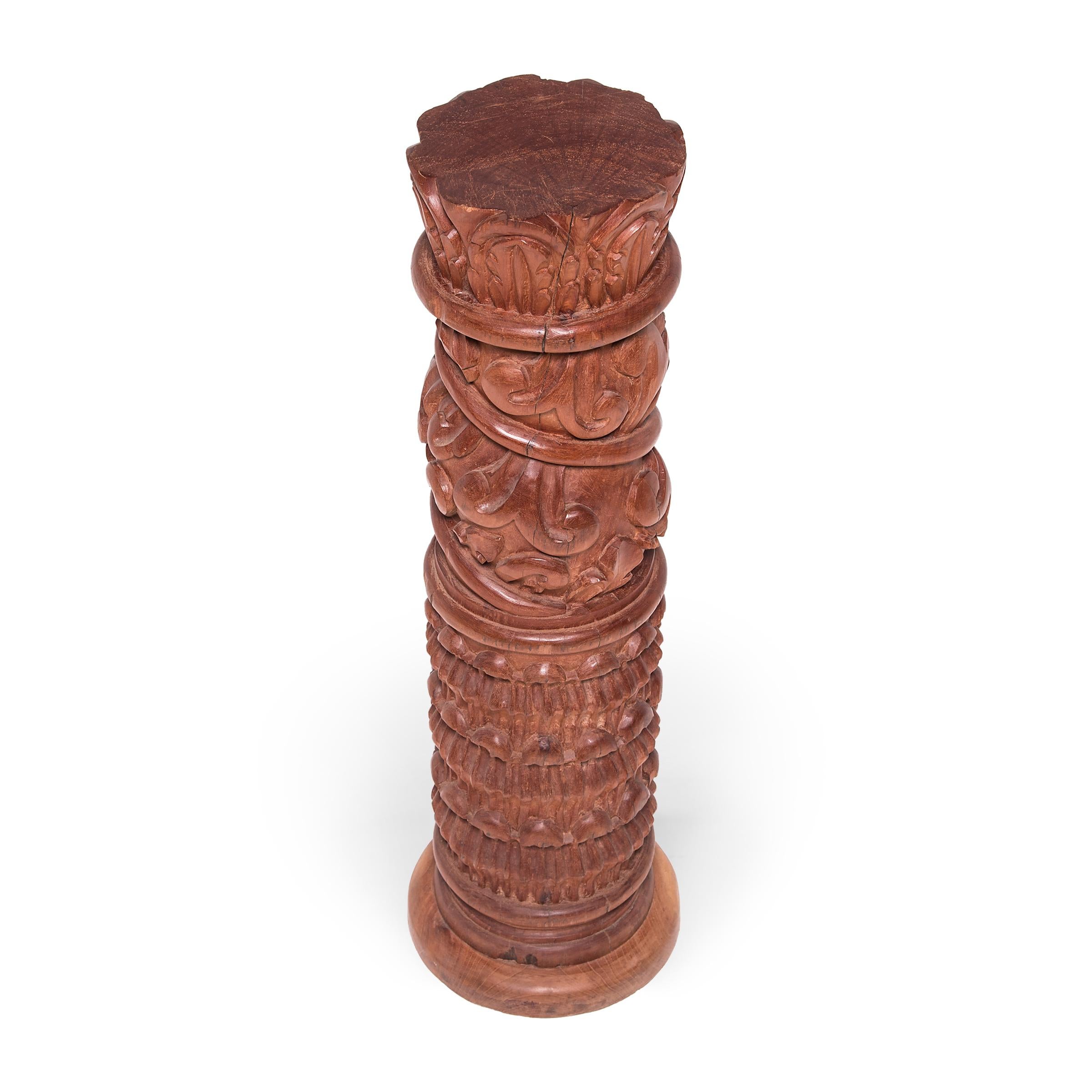 Guatemalan Carved Column Pedestal In Good Condition In Chicago, IL