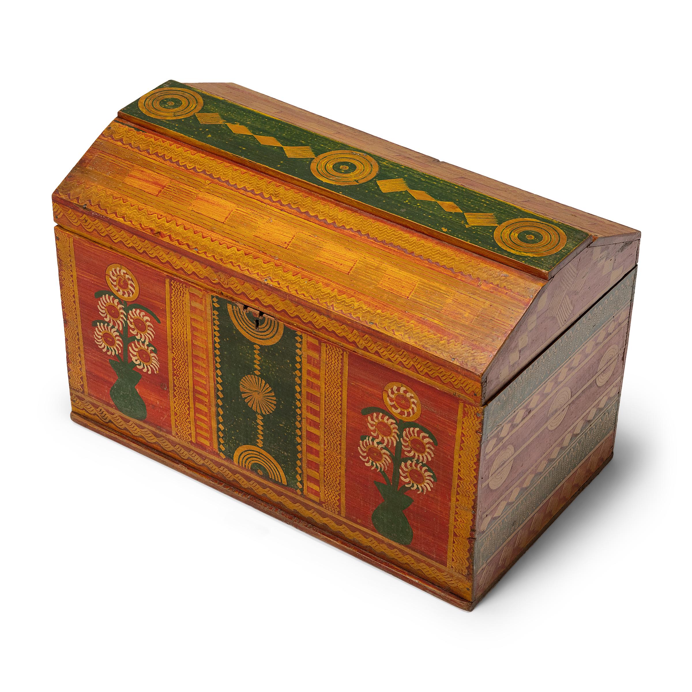 Guatemalan Folk Painted Chest In Good Condition For Sale In Chicago, IL