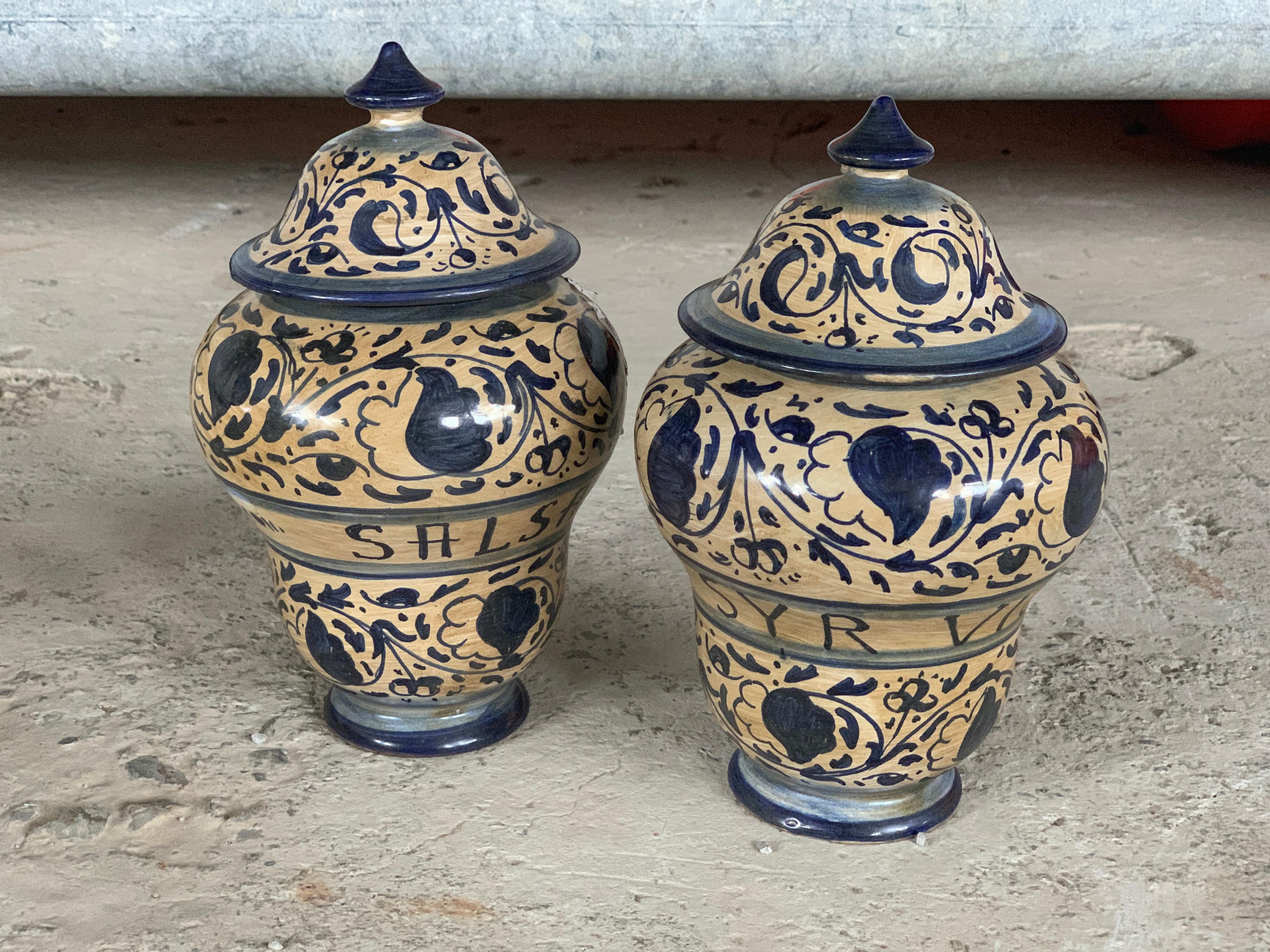 Hand-Painted Gubbio Pair of Renaissance Ceramic Jars, Italy