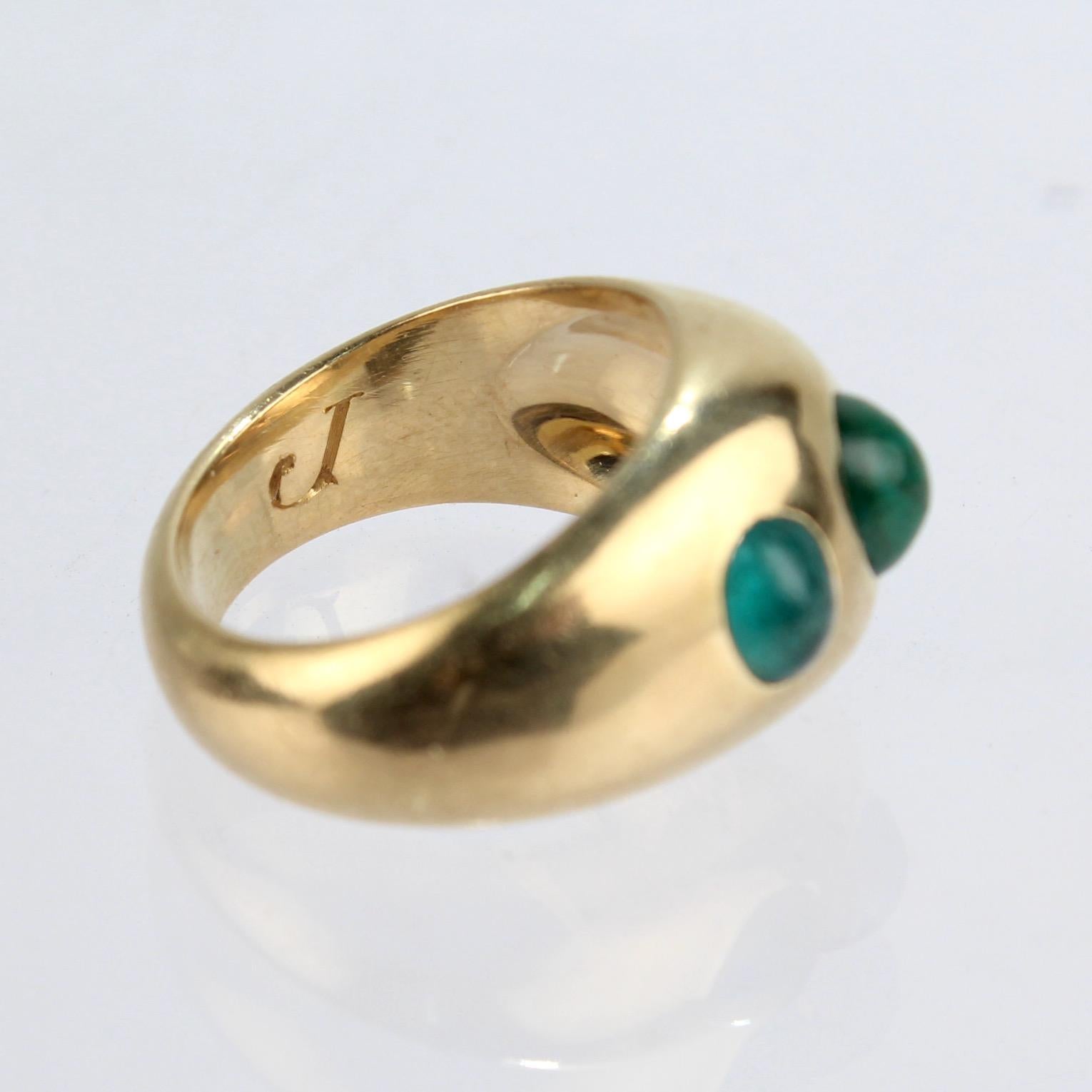 Gübelin 18 Karat Gold and Emerald Cabochon Three-Stone Ring For Sale 2