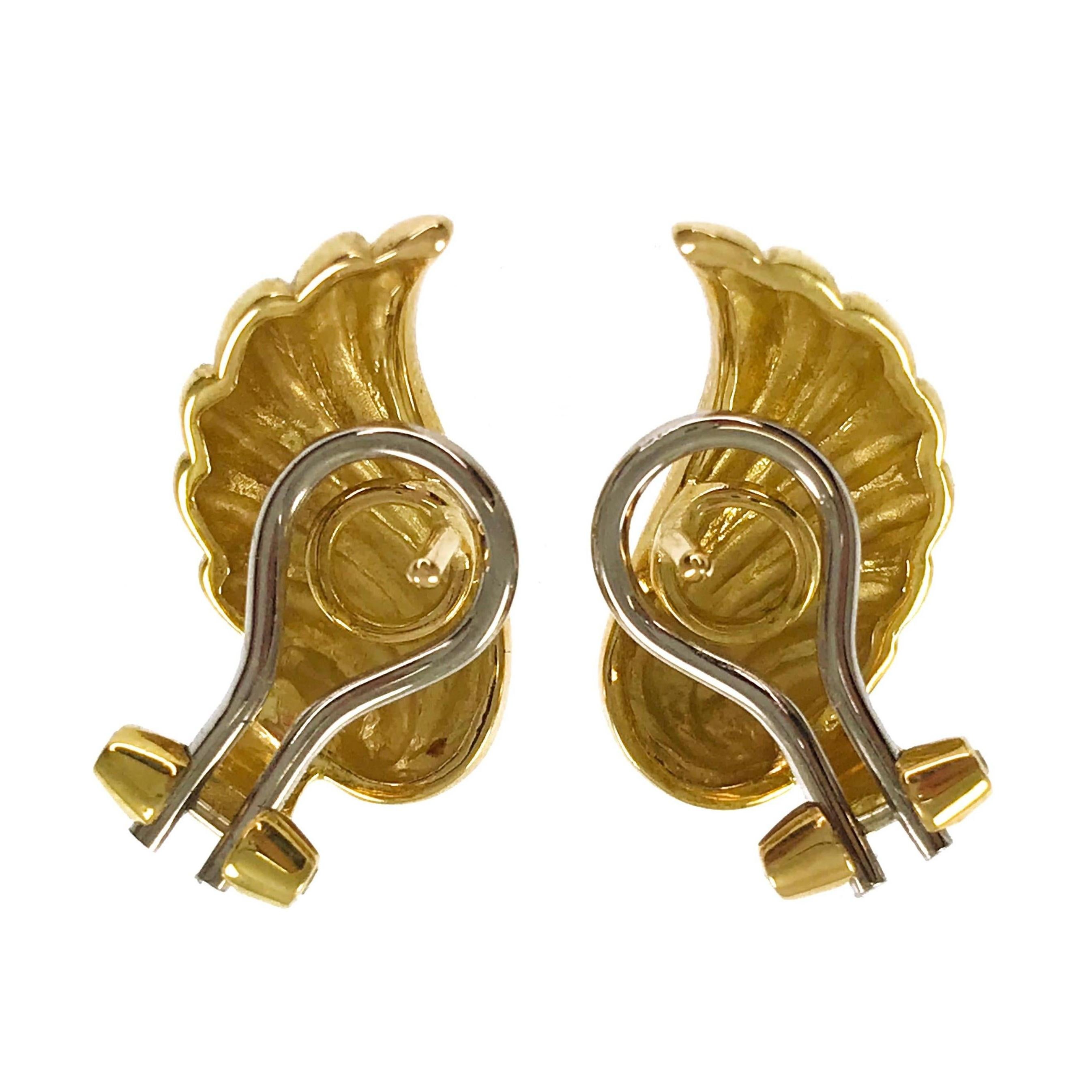 Modern Gubelin 18 Karat Wing-Shaped Earrings For Sale