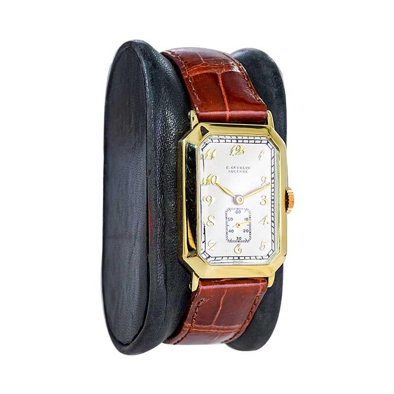FABRIK / HAUS: Longines für Gubelin 
STIL / REFERENZ: Art Deco / Panzer-Stil
METALL / MATERIAL: 14kt massives Gelbgold
ABMESSUNGEN: Länge 38mm X Breite 23mm
CIRCA: 1930er Jahre
UHRWERK / KALIBER: Handaufzug / 15 Jewels / Kal. 9.47m
ZIFFERBLATT /