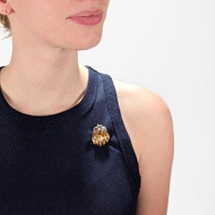 Gubelin Clip de Piel Floral o Plátano Estilizado en Oro Amarillo y Blanco de 18K y Diamantes