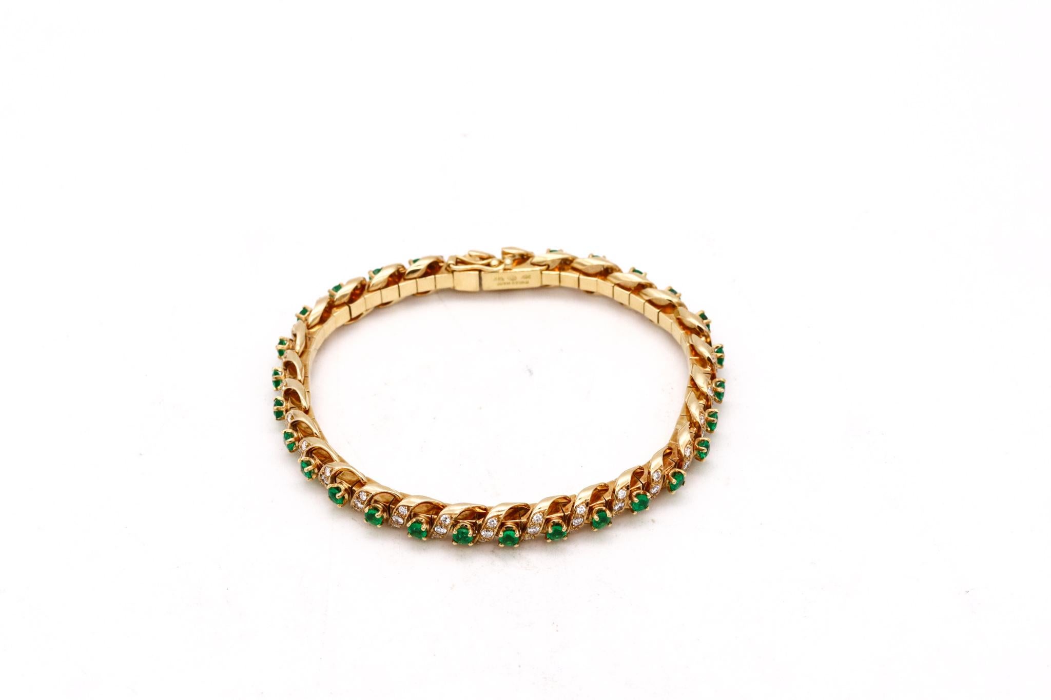 Women's Gubelin 1960 Swiss 18kt Gold Bracelet 4.64 Ctw Colombian Emeralds and Diamonds For Sale