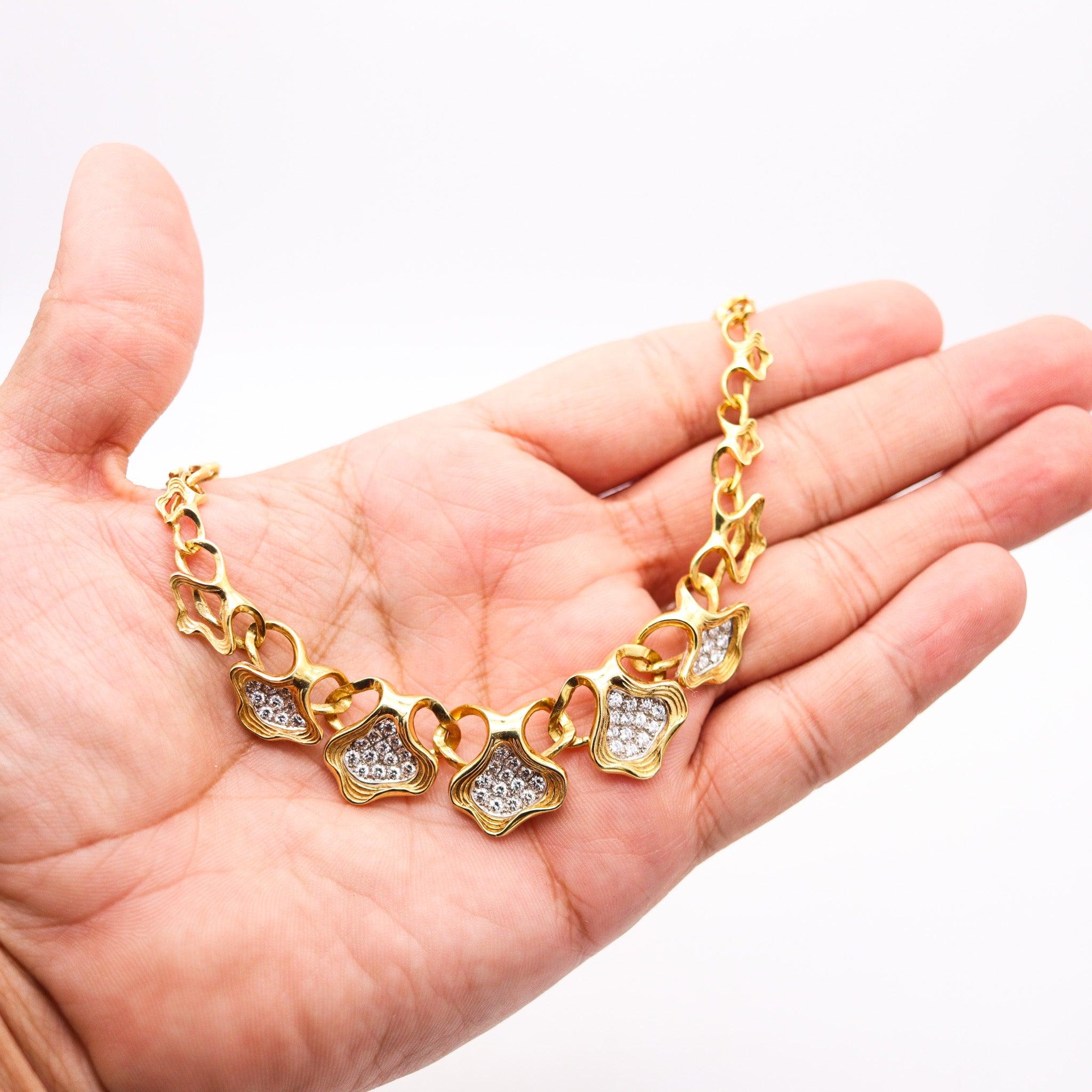 GÜBELIN 1960 Collana scultorea svizzera in oro 18Kt con 4,20 carati di diamanti VS in vendita 3