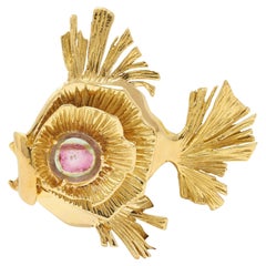 Gübelin 1960s Watermelon Tourmaline 18 Karat Yellow Gold Vintage Fish Brooch Gübelin 1960s Watermelon Tourmaline 18 Karat Yellow Gold Vintage Fish Brooch