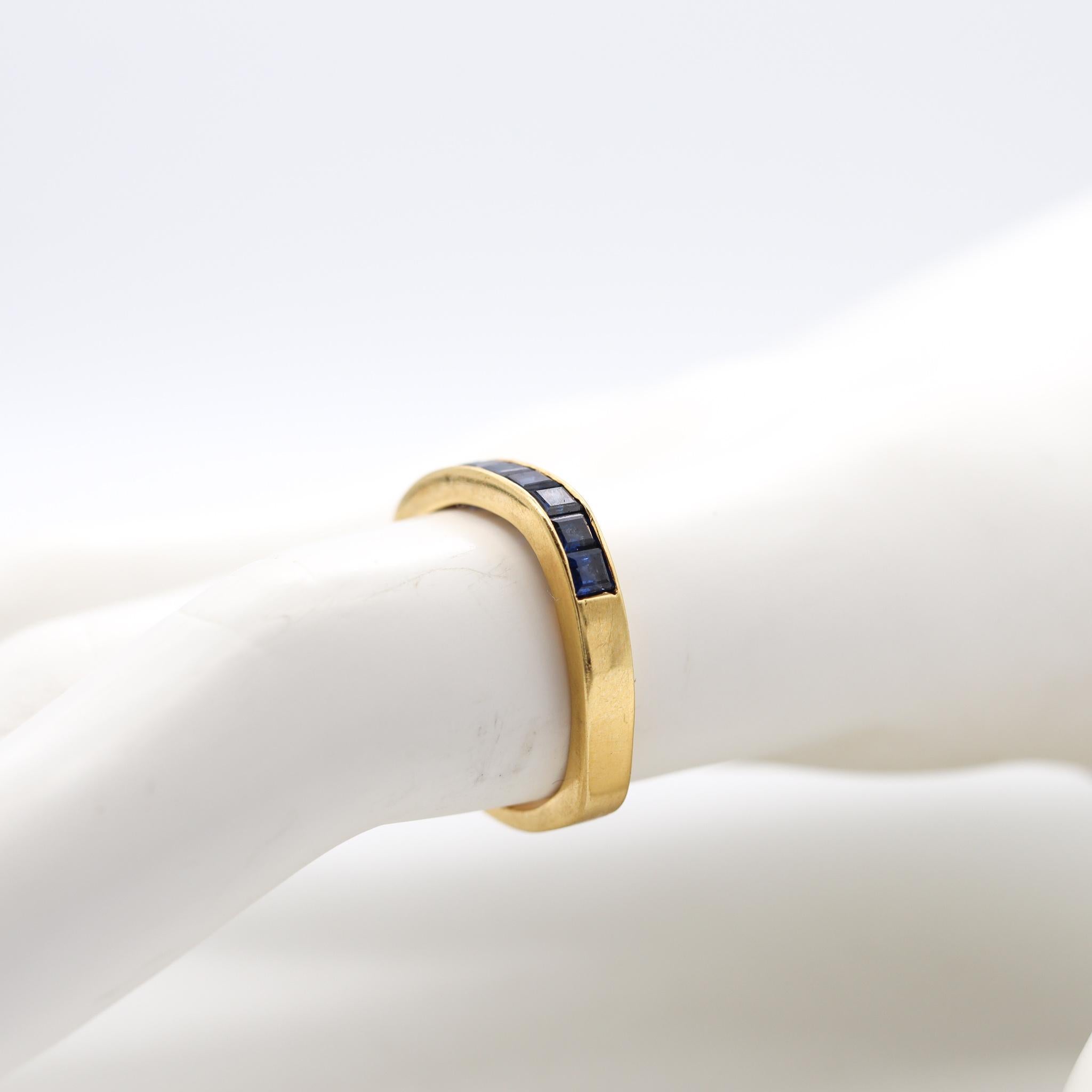 Modernist Gubelin 1970 by Paul Binder Squared Ring in 18Kt Gold with 1.12 Cts in Sapphires