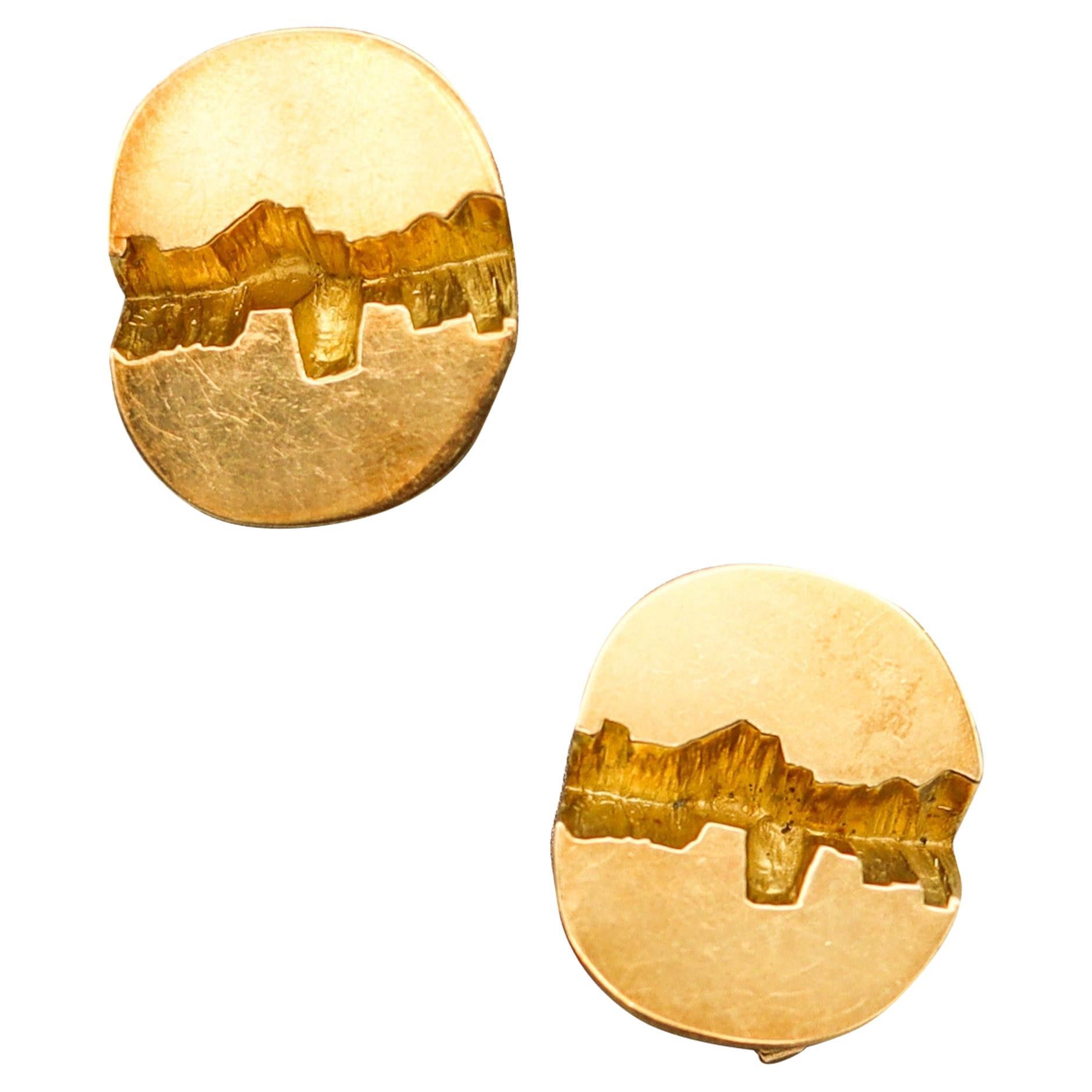 Gubelin 1970 Grand Canyon Fractured Clips-On Earrings In Solid 18Kt Yellow Gold For Sale