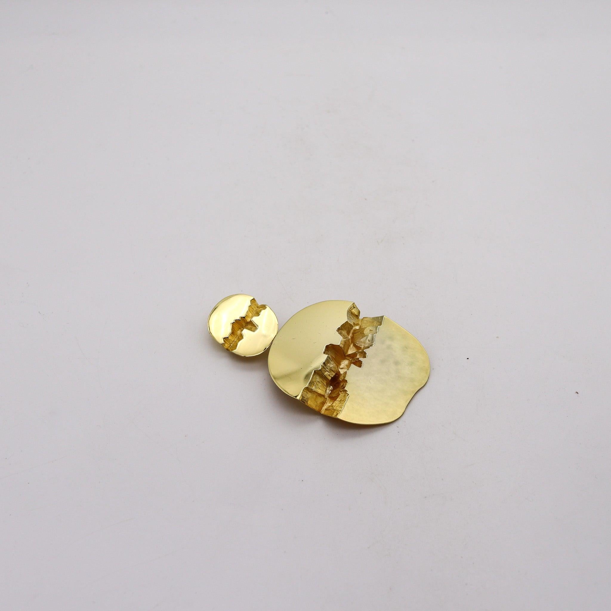 Modernist GUBELIN 1970 Grand Canyon Fractured Pendant In Solid 18Kt Yellow Gold For Sale