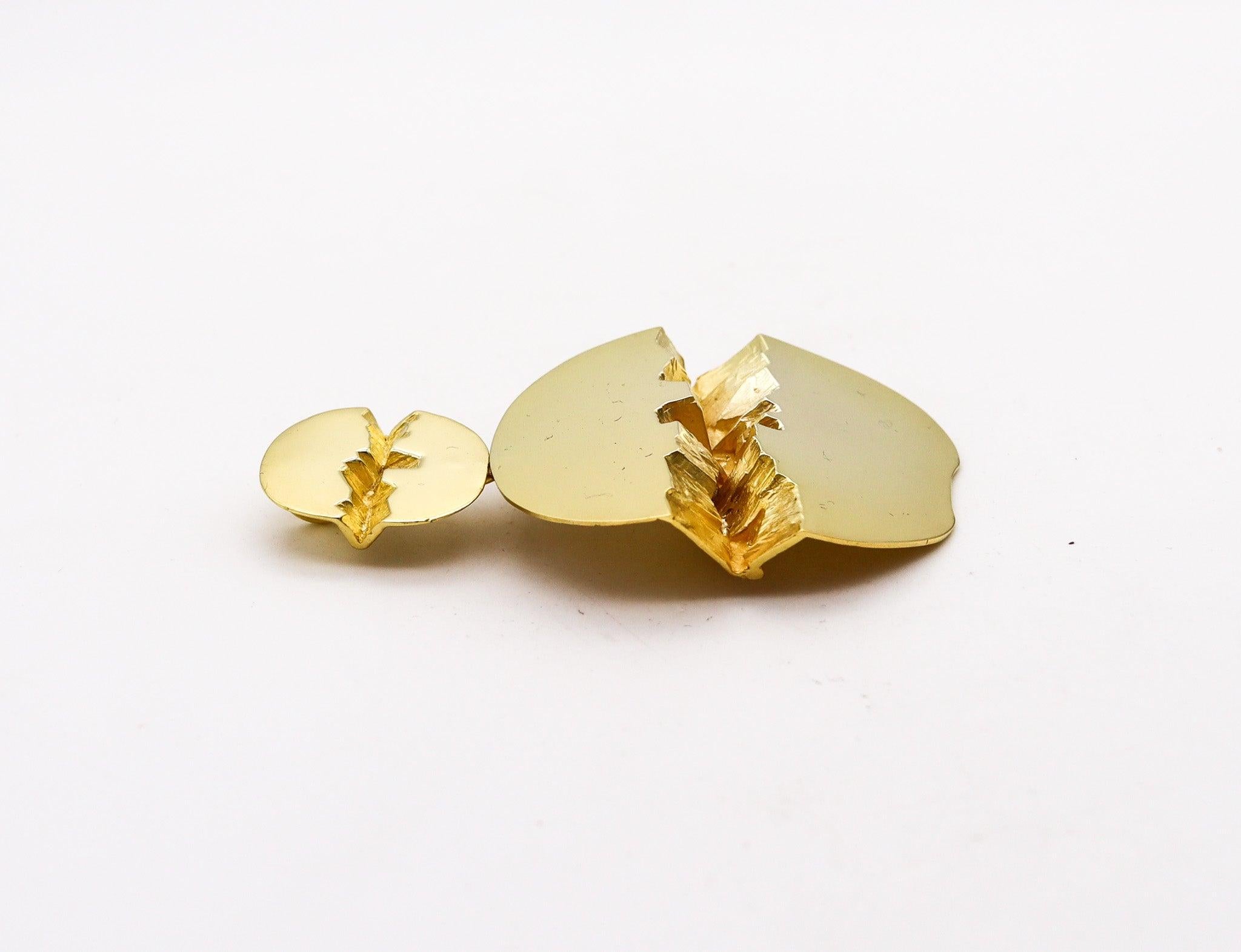 GUBELIN 1970 Grand Canyon Fractured Pendant In Solid 18Kt Yellow Gold In Excellent Condition For Sale In Miami, FL