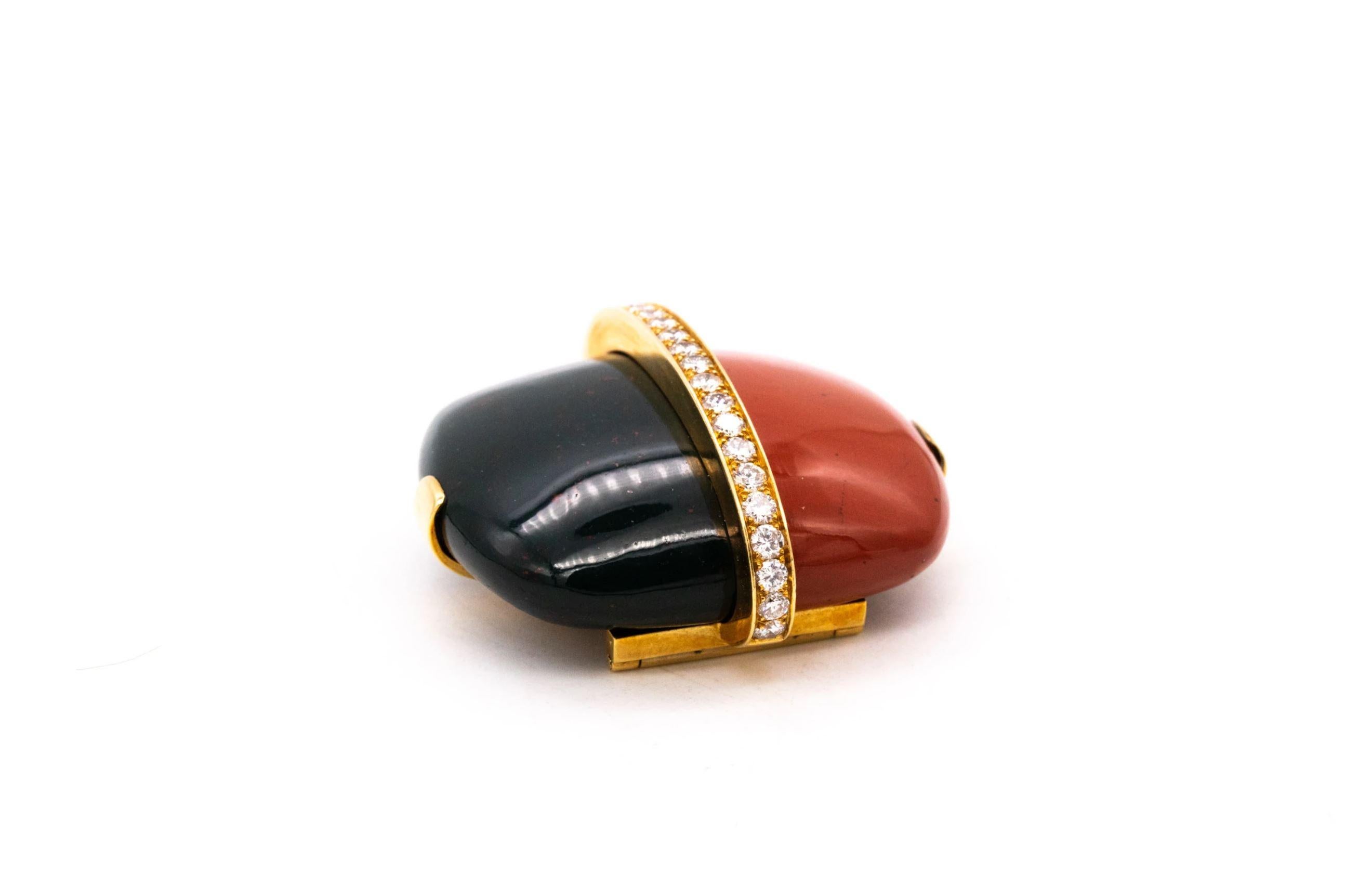 Gubelin 1970 Kurt Aepli Necklace Brooch 18Kt Gold Diamonds, Jasper & Bloodstone In Excellent Condition In Miami, FL