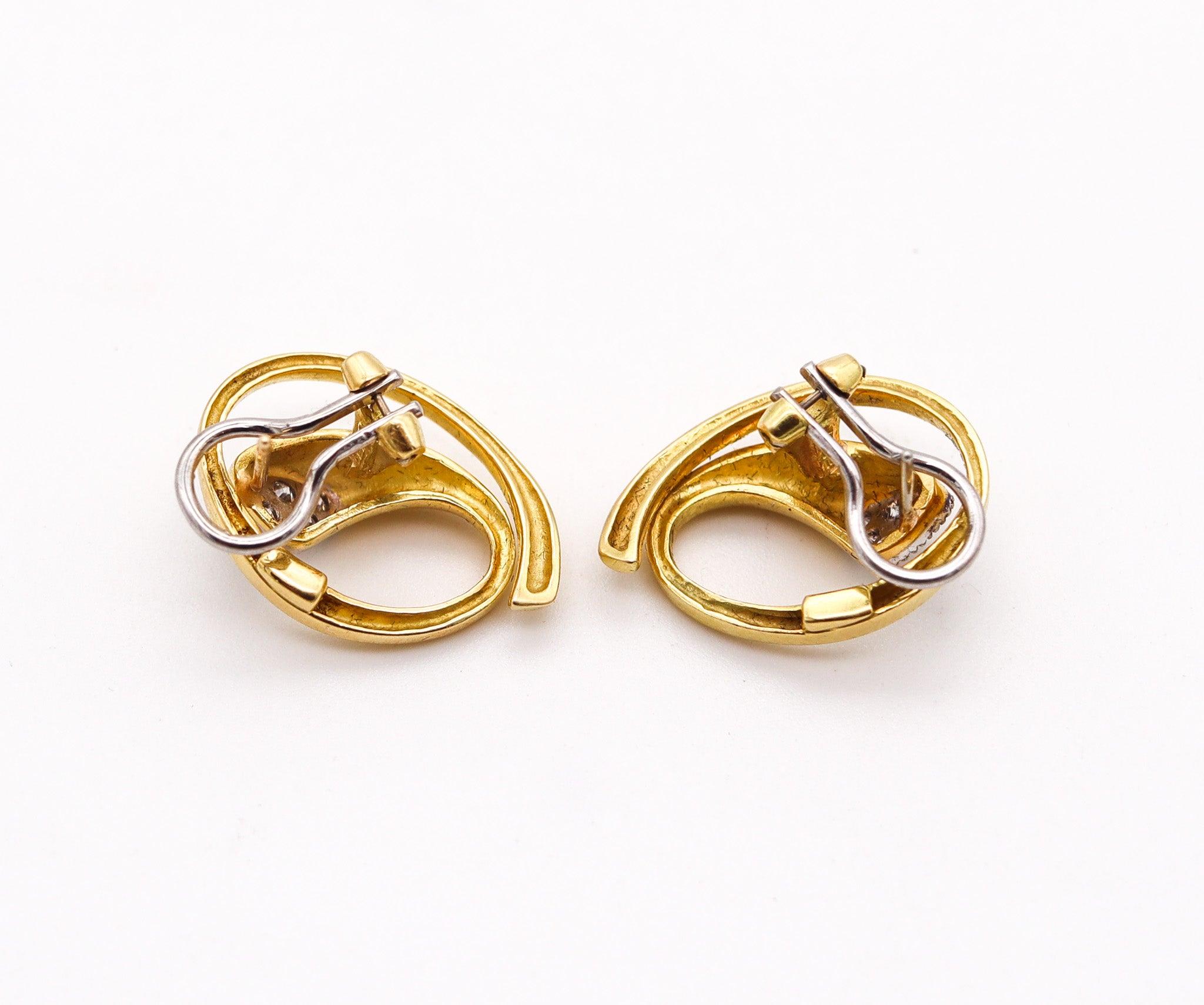 GUBELIN 1970 Modernist Clips-On Earrings In Solid 18Kt Yellow Gold & Diamonds In Excellent Condition For Sale In Miami, FL