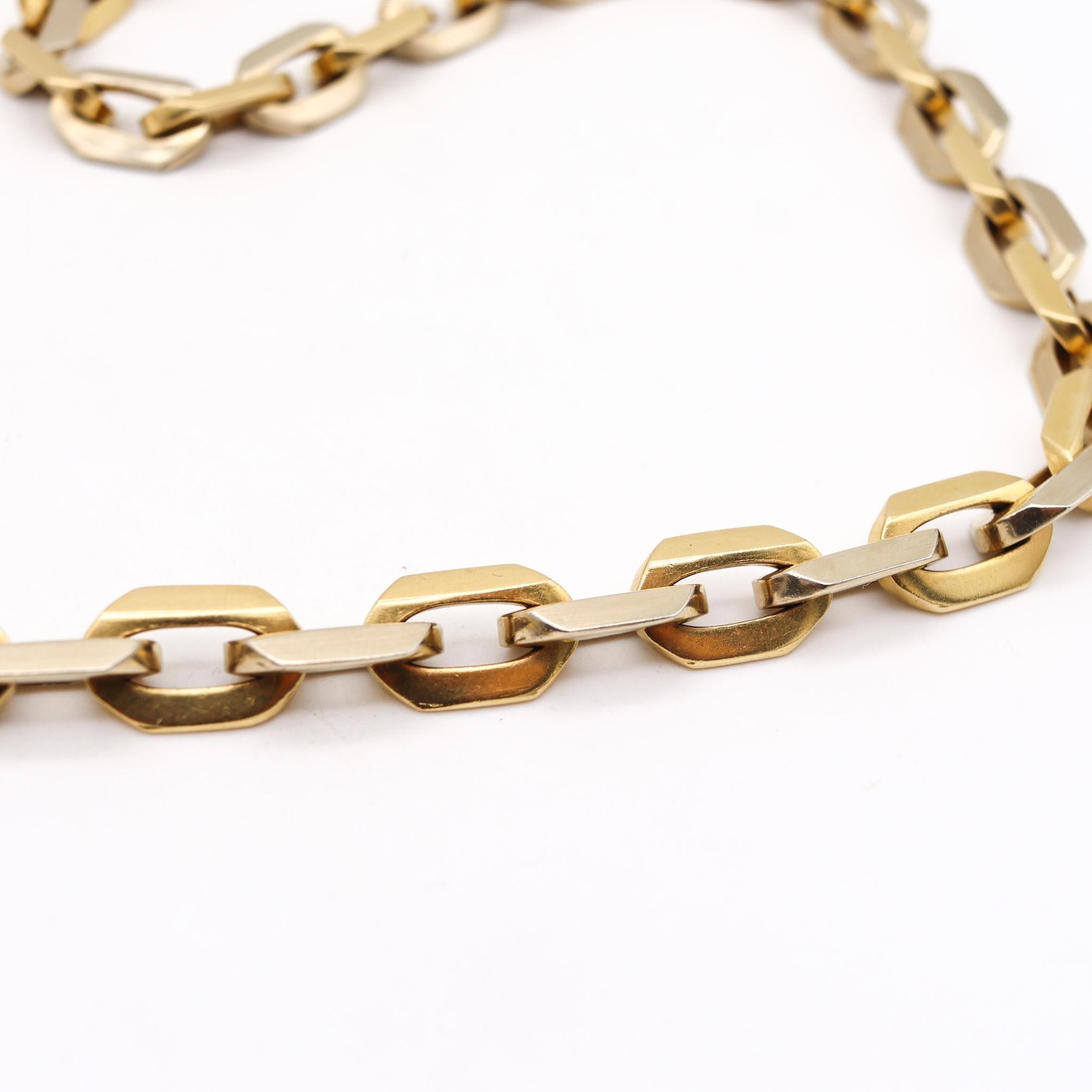Bold necklace chain designed by Gübelin.

Fabulous statement chain, created in Zurich Switzerland by the jewelry house of Gübelin, back in the 1970. This long sautoir chain has been assembled with seventysix geometric links, crafted in solid yellow