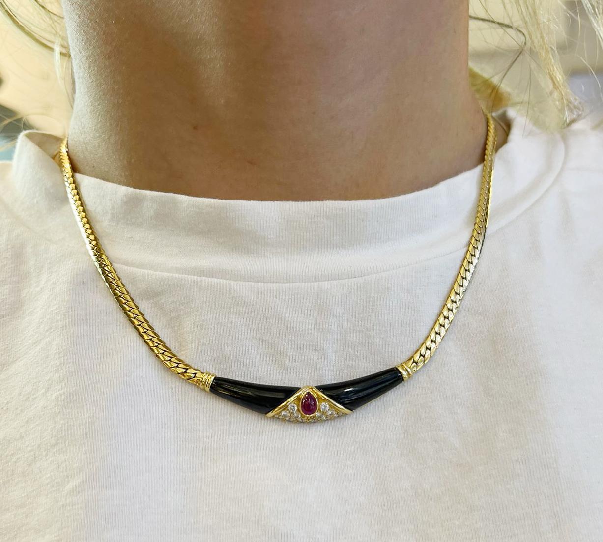 Women's Gubelin Black Onyx Yellow Gold Necklace with Ruby