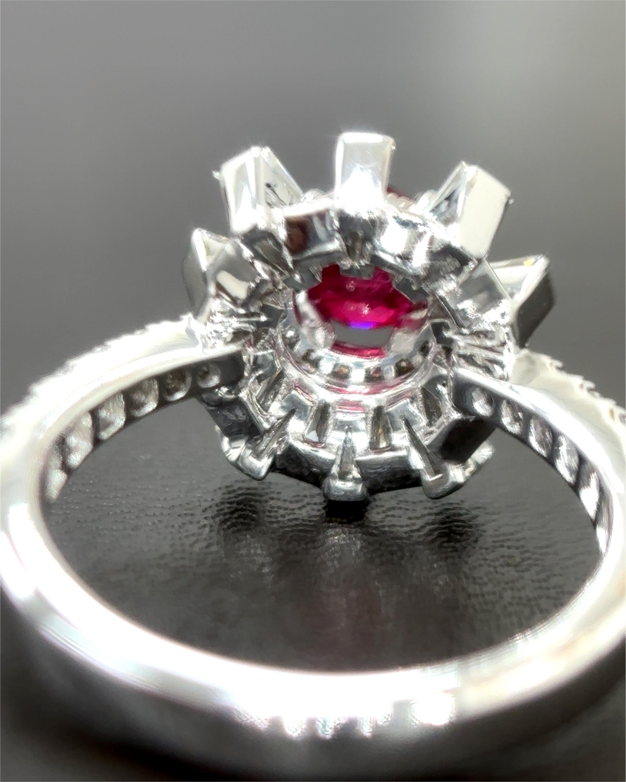 Gubelin Certified 0.93 Carat Burma No Heat Ruby White Diamond 18K Gold Ring For Sale 5