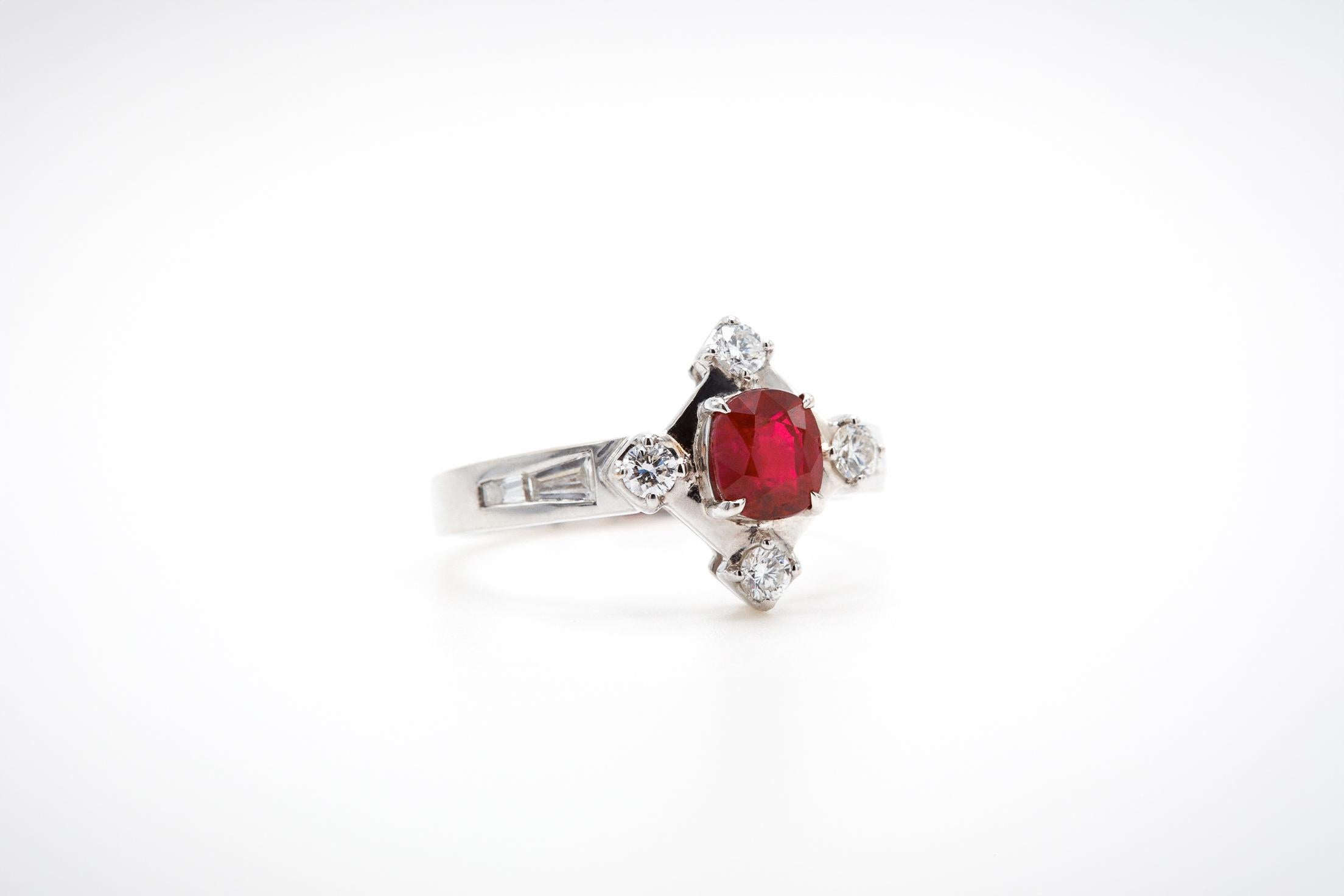 Contemporary SSEF Certified 1.08 Carat Burma No-Heat Pigeon Blood Ruby and Diamond Ring For Sale