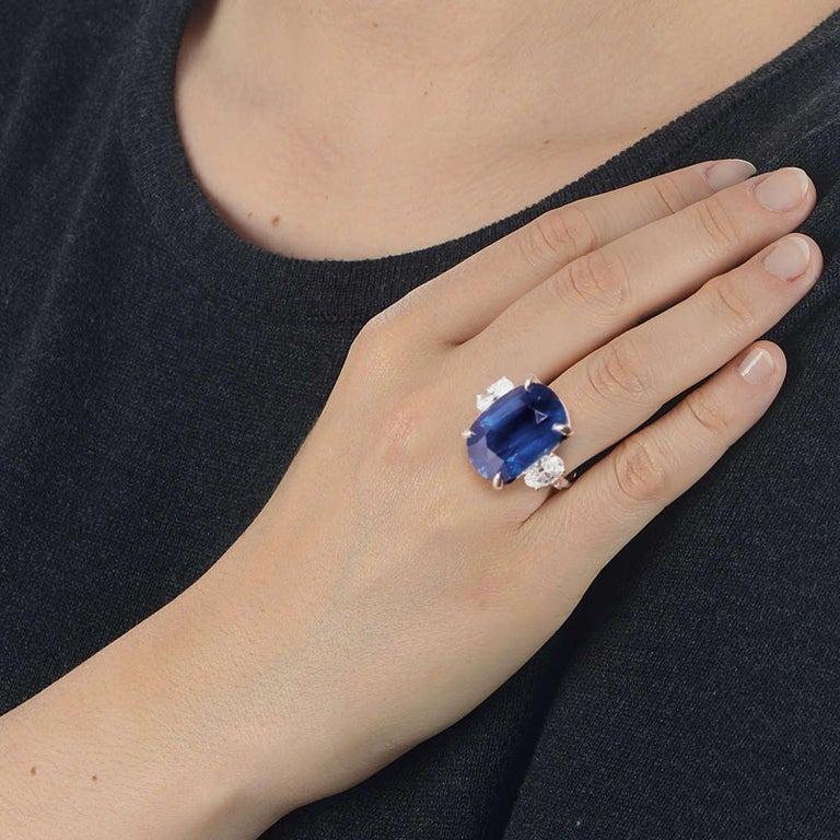 Gubelin Certificado 11  Quilate Azul BURMA Anillo de compromiso de diamantes sin calentar Corte oval en venta