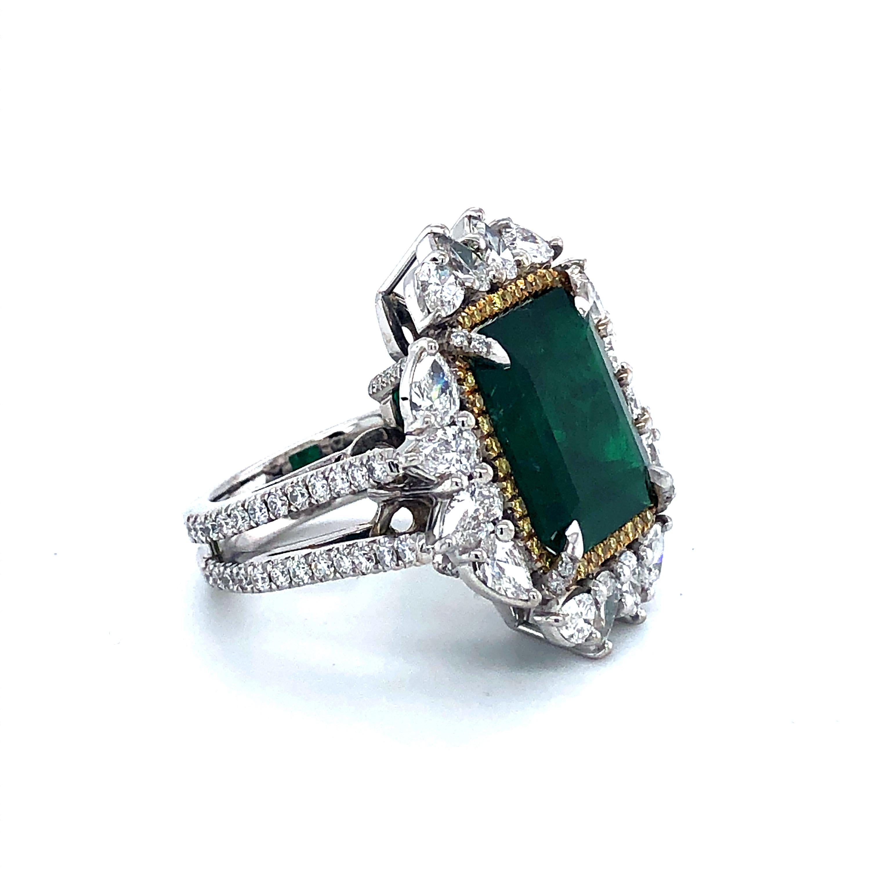 18kt white gold 11.46c Colombian Emerald Minor, 3.68c Diam, Ring Gubelin Cer For Sale 2