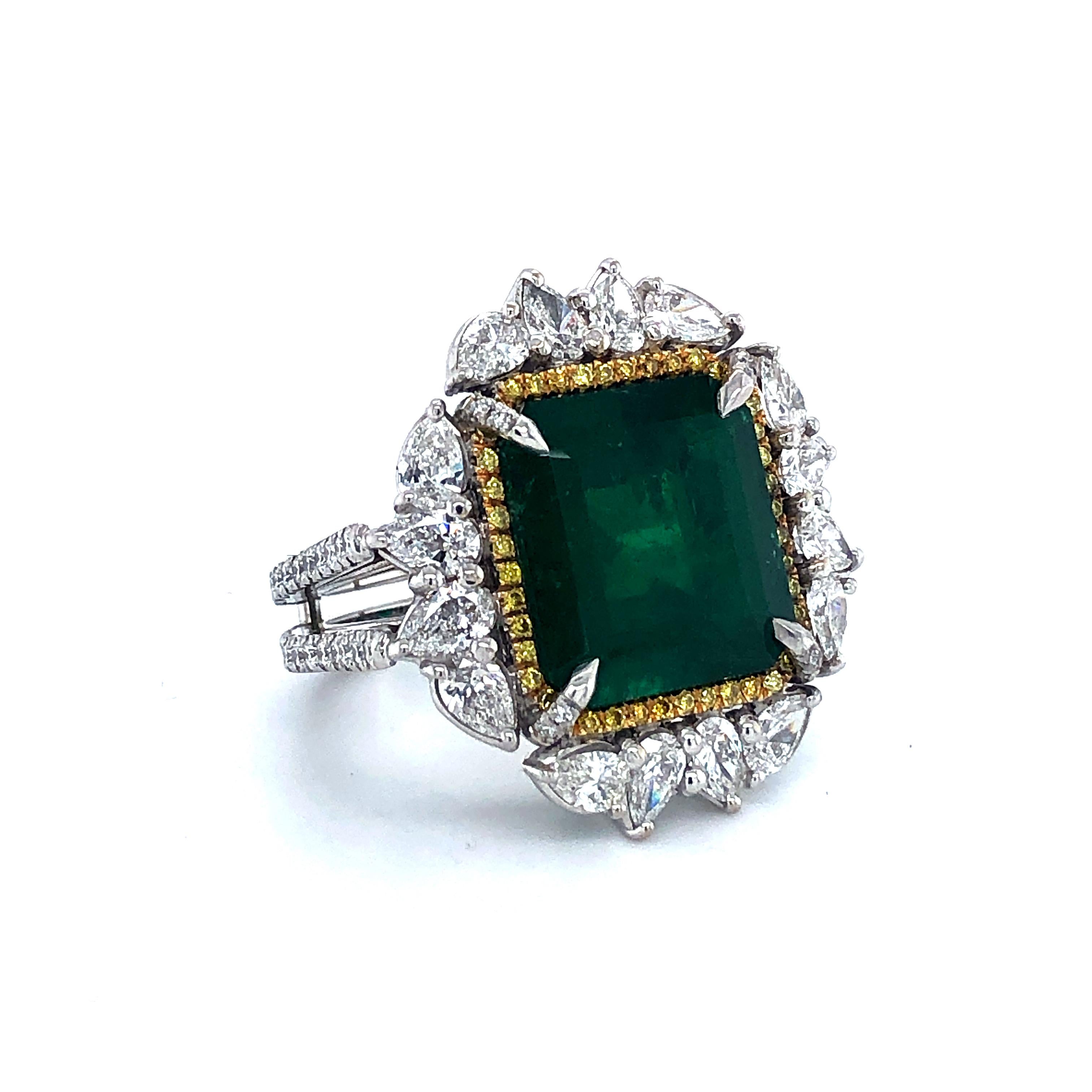 18kt white gold 11.46c Colombian Emerald Minor, 3.68c Diam, Ring Gubelin Cer For Sale 4