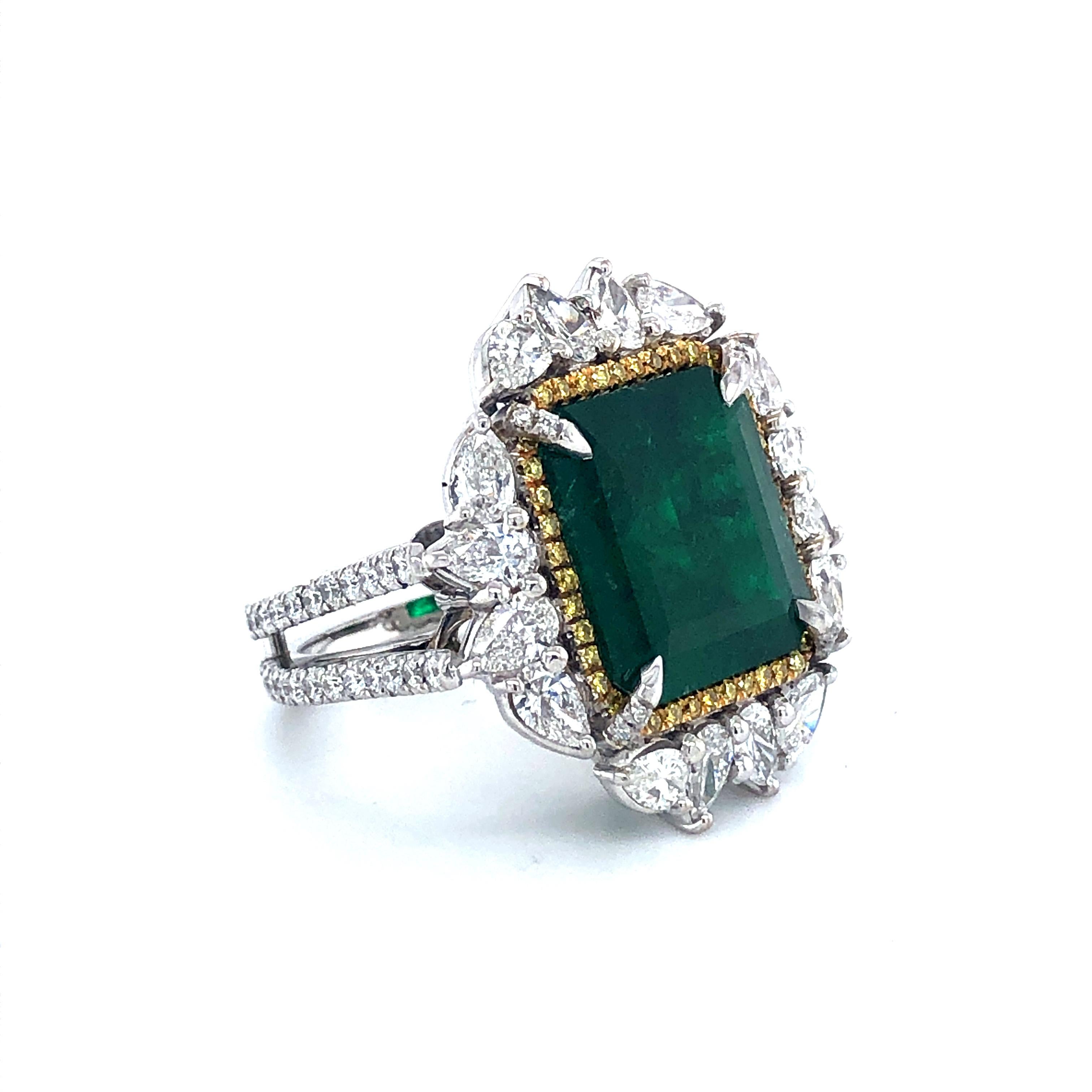 18kt white gold 11.46c Colombian Emerald Minor, 3.68c Diam, Ring Gubelin Cer For Sale 1