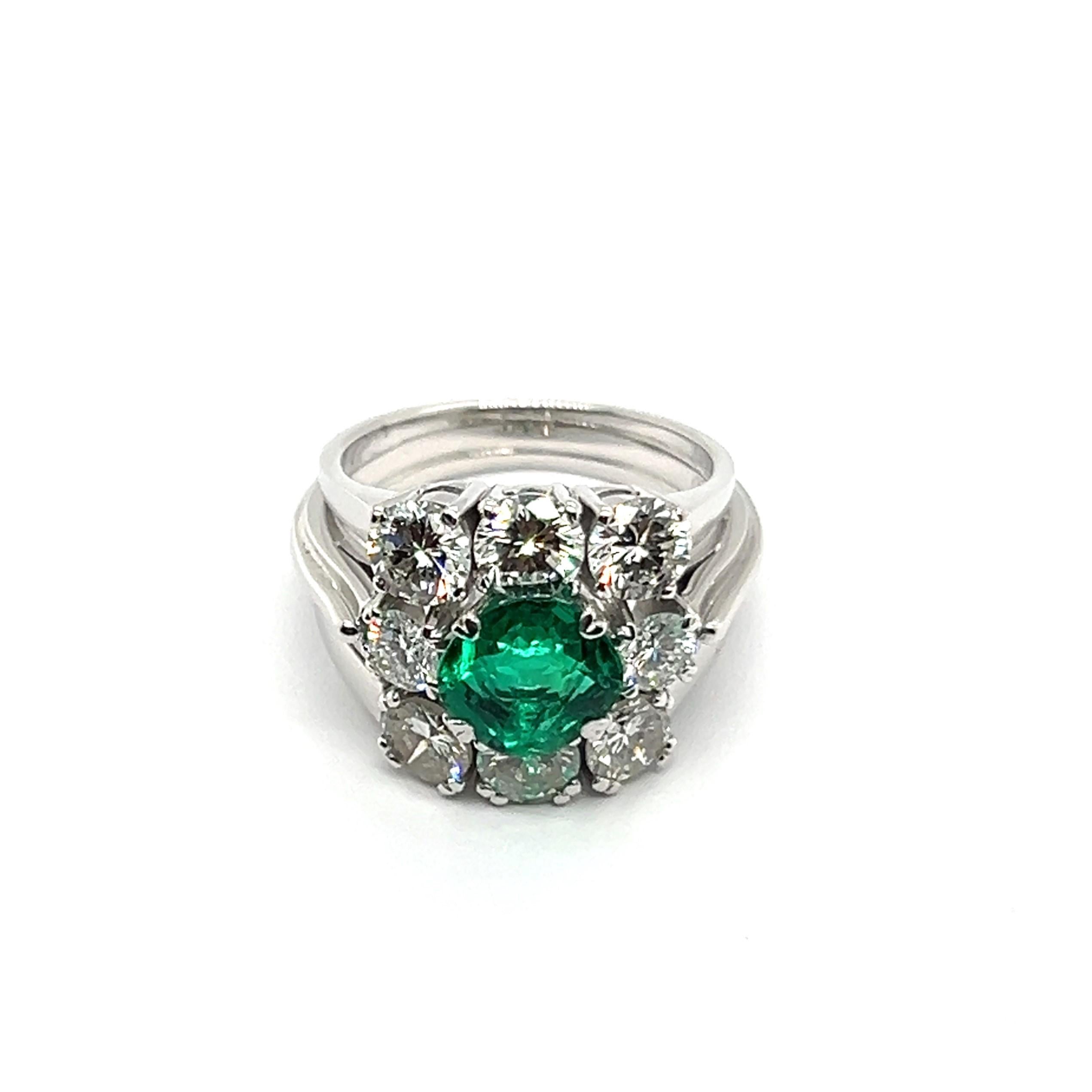 Gübelin Certified 1.33 Carat Colombian Emeralad Ring with Diamonds in Palladium For Sale 4
