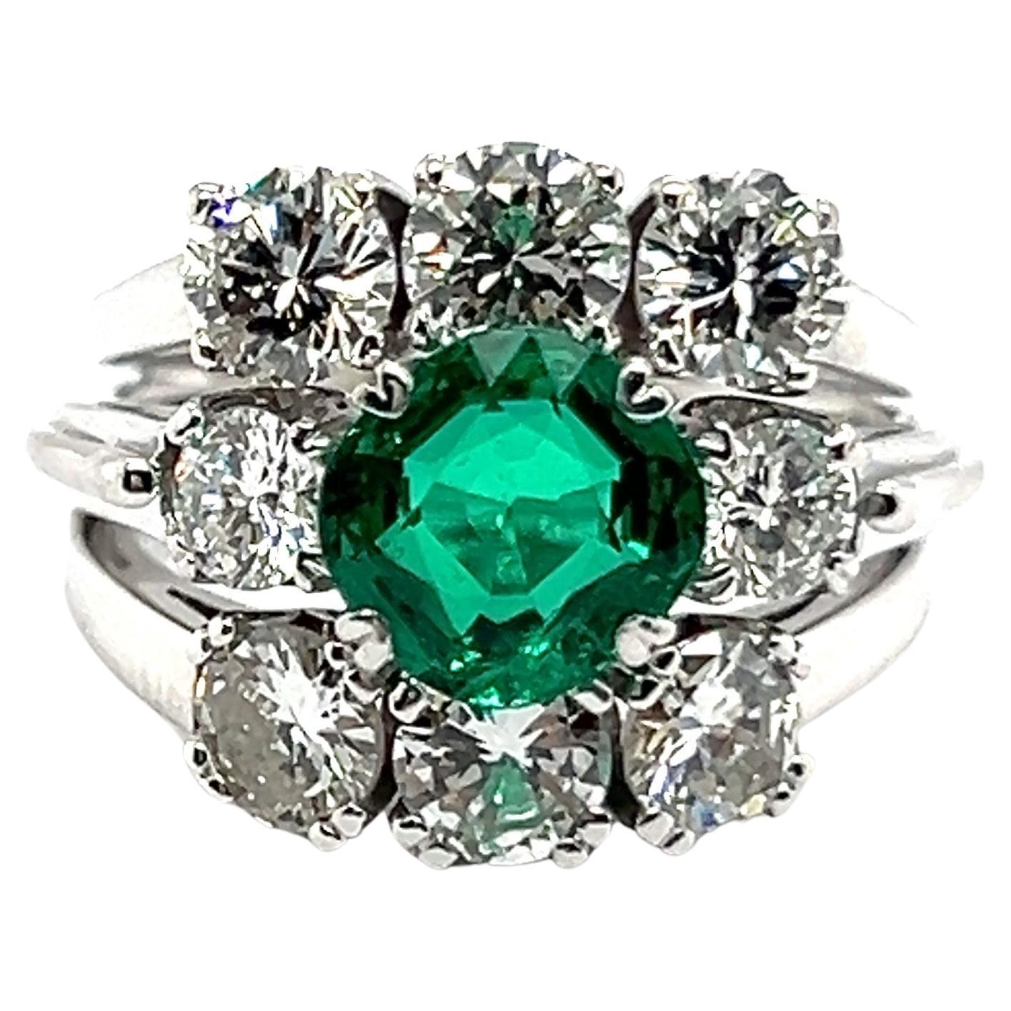 Gübelin Certified 1.33 Carat Colombian Emeralad Ring with Diamonds in Palladium For Sale