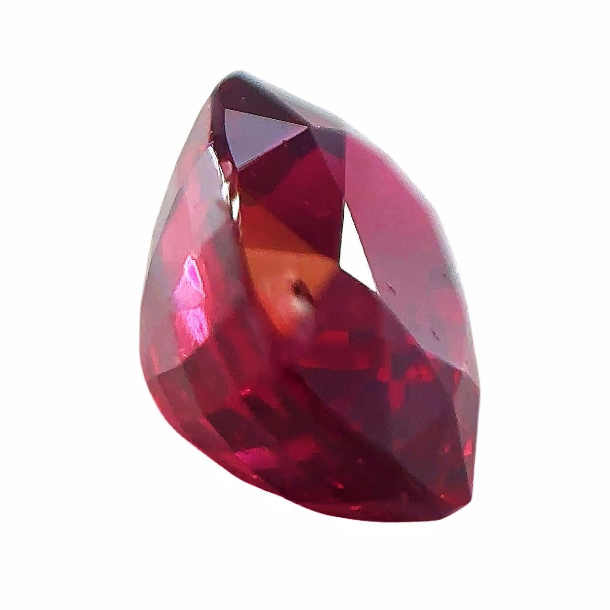 Gubelin Certified  2.01 Carat Unheated Natural Mogok Burma Ruby Loose Stone In New Condition For Sale In London, GB