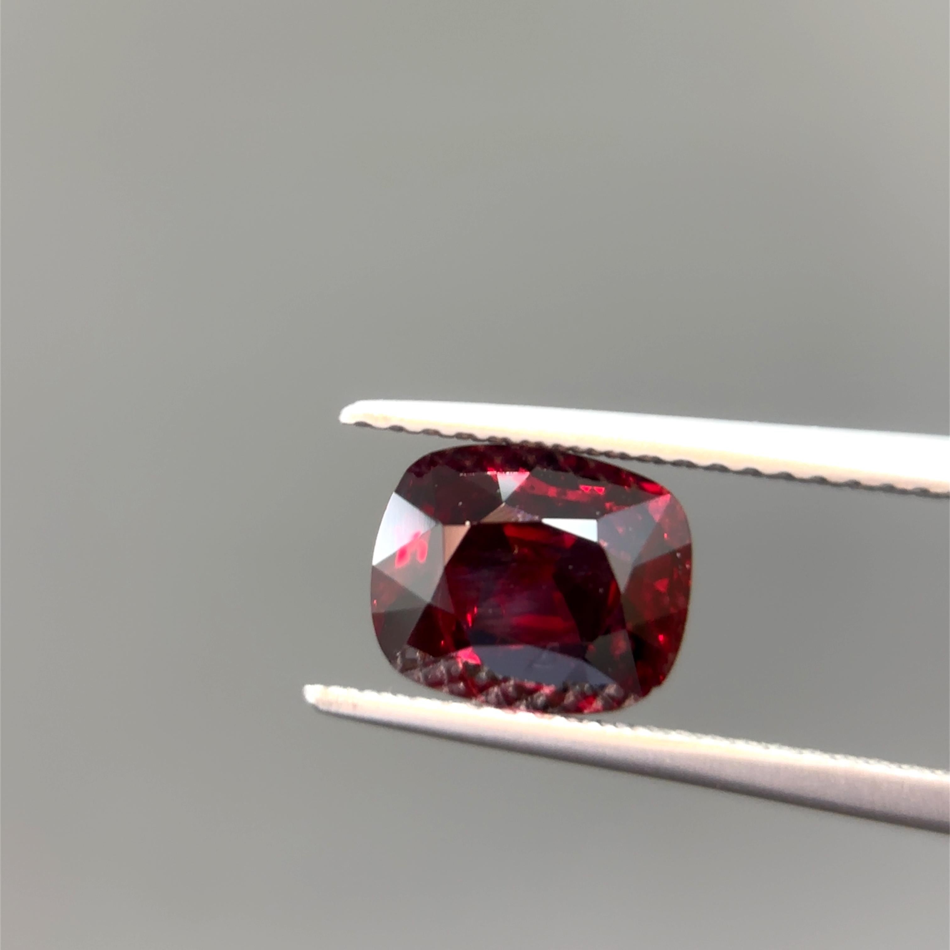 Women's or Men's Gubelin Certified 2.03 Carat Burma No Heat Ruby Diamond Platinum Ring